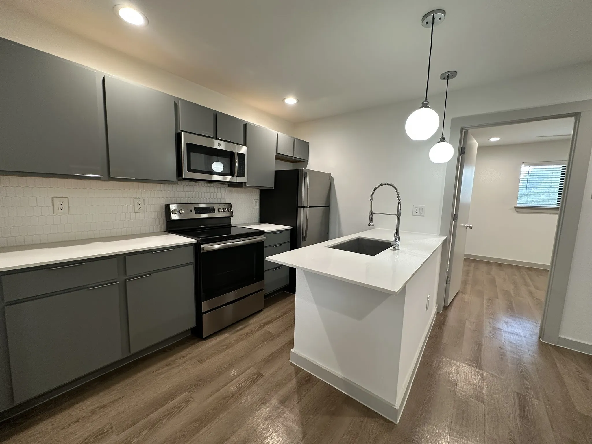 Apartment For Rent in Dallas County , 4526 Munger Avenue 206, Dallas, Texas 75204, 1 Bedroom, 1 Bathroom, Garage spaces, 543 Sqft, built in 1958, mls#21353435, Real Estate Agent in Dallas, Homes For Rent in Dallas county, Homes For Rent in Dallas, Realtor in Dallas Texas, Real Estate Brokerage Independent Realty Texas, Luminita Cordes Realtor