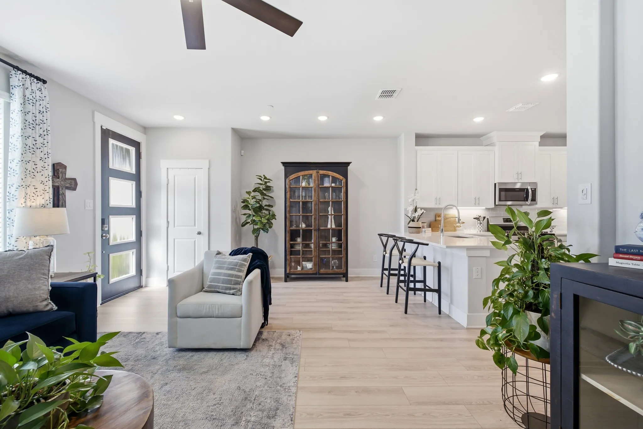 Townhouse For Sale in Tarrant County , 7505 Reis Lane, North Richland Hills, Texas 76182, 3 Bedroom, 3 Bathroom, 2 Garage spaces, 1,662 Sqft, built in 2022, mls#21350344, Real Estate Agent in North Richland Hills, Homes For Sale in Tarrant county, Homes For Sale in North Richland Hills, Realtor in North Richland Hills Texas, Real Estate Brokerage Independent Realty Texas, Luminita Cordes Realtor