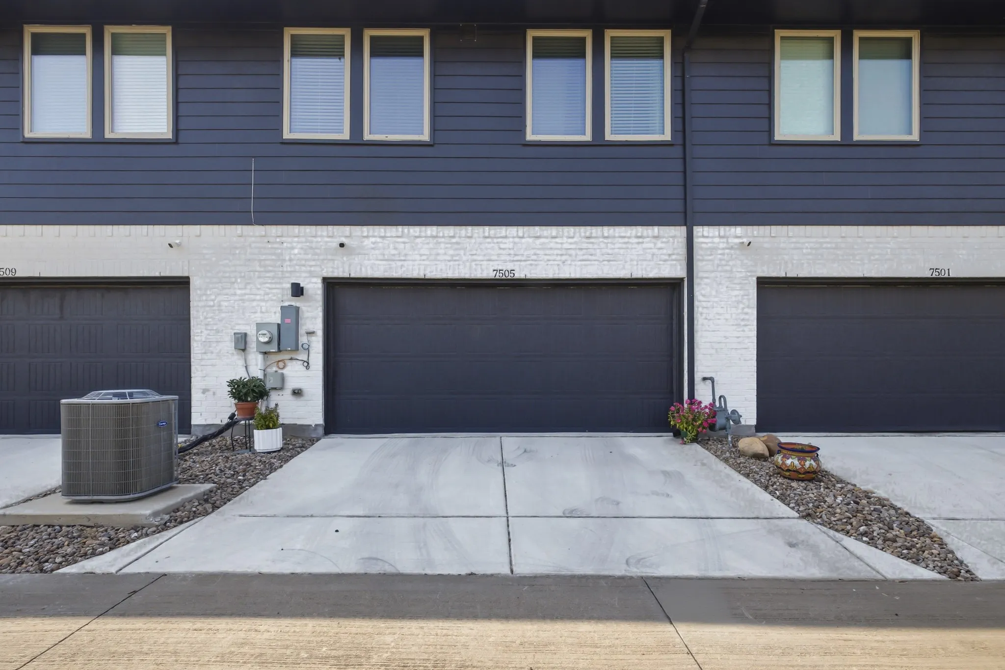 Townhouse For Sale in Tarrant County , 7505 Reis Lane, North Richland Hills, Texas 76182, 3 Bedroom, 3 Bathroom, 2 Garage spaces, 1,662 Sqft, built in 2022, mls#21350344, Real Estate Agent in North Richland Hills, Homes For Sale in Tarrant county, Homes For Sale in North Richland Hills, Realtor in North Richland Hills Texas, Real Estate Brokerage Independent Realty Texas, Luminita Cordes Realtor