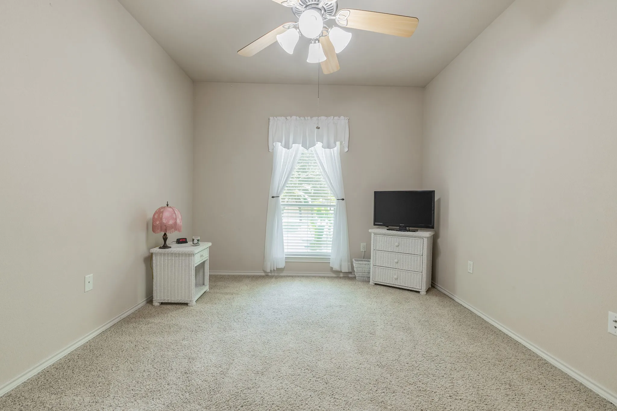 Single Family Residence For Sale in Mc Lennan County , 1208 Kempner Park, Robinson, Texas 76706, 3 Bedroom, 2 Bathroom, 2 Garage spaces, 1,842 Sqft, built in 2004, mls#21353098, Real Estate Agent in Robinson, Homes For Sale in Mc Lennan county, Homes For Sale in Robinson, Realtor in Robinson Texas, Real Estate Brokerage Independent Realty Texas, Luminita Cordes Realtor