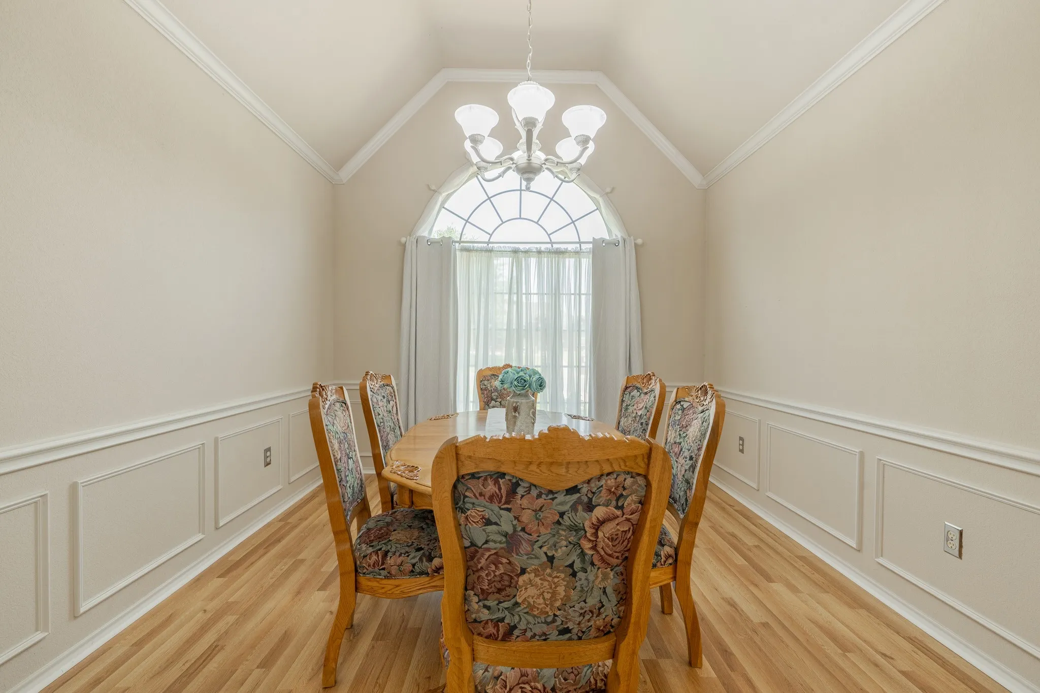 Single Family Residence For Sale in Mc Lennan County , 1208 Kempner Park, Robinson, Texas 76706, 3 Bedroom, 2 Bathroom, 2 Garage spaces, 1,842 Sqft, built in 2004, mls#21353098, Real Estate Agent in Robinson, Homes For Sale in Mc Lennan county, Homes For Sale in Robinson, Realtor in Robinson Texas, Real Estate Brokerage Independent Realty Texas, Luminita Cordes Realtor