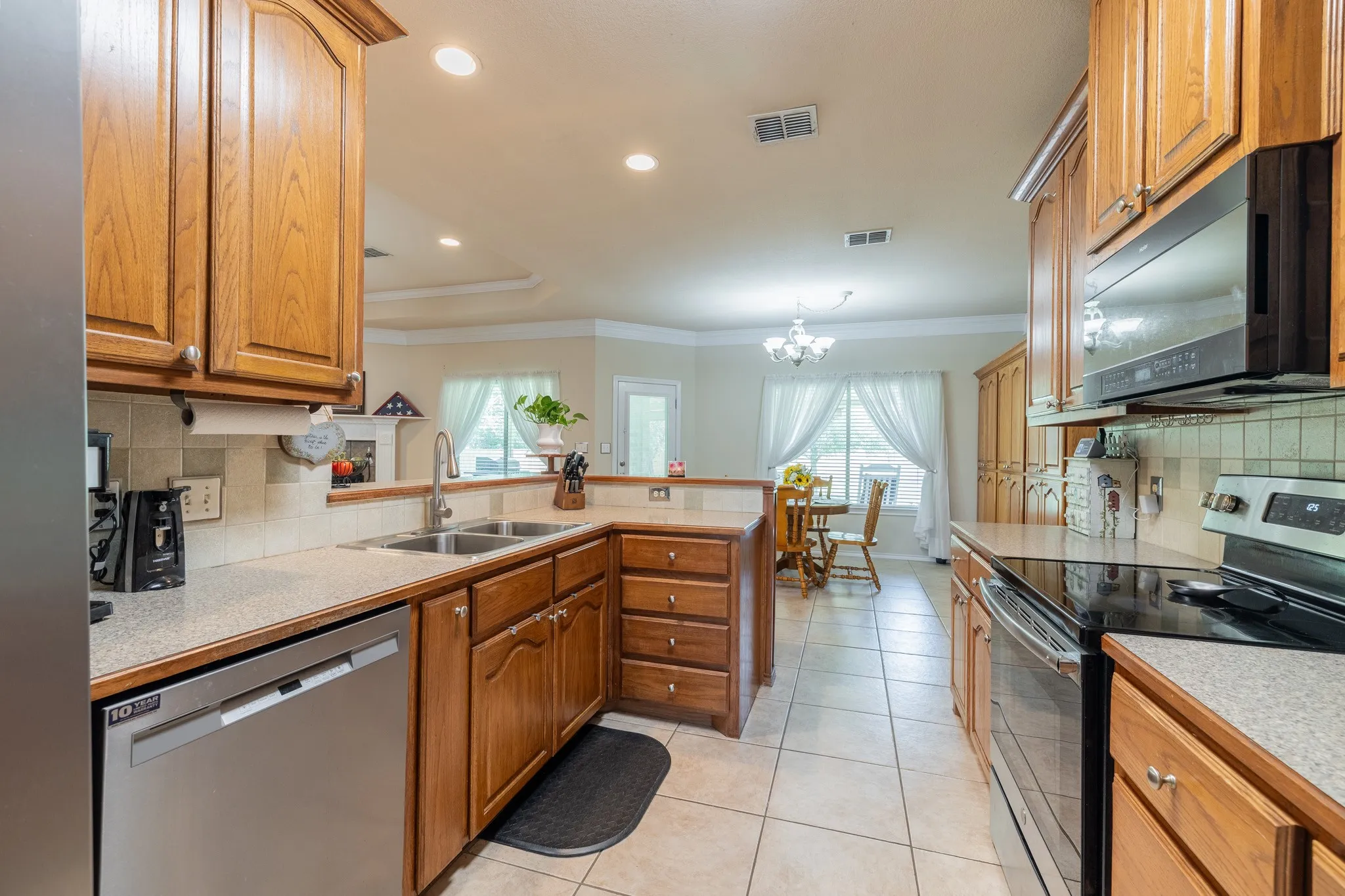 Single Family Residence For Sale in Mc Lennan County , 1208 Kempner Park, Robinson, Texas 76706, 3 Bedroom, 2 Bathroom, 2 Garage spaces, 1,842 Sqft, built in 2004, mls#21353098, Real Estate Agent in Robinson, Homes For Sale in Mc Lennan county, Homes For Sale in Robinson, Realtor in Robinson Texas, Real Estate Brokerage Independent Realty Texas, Luminita Cordes Realtor