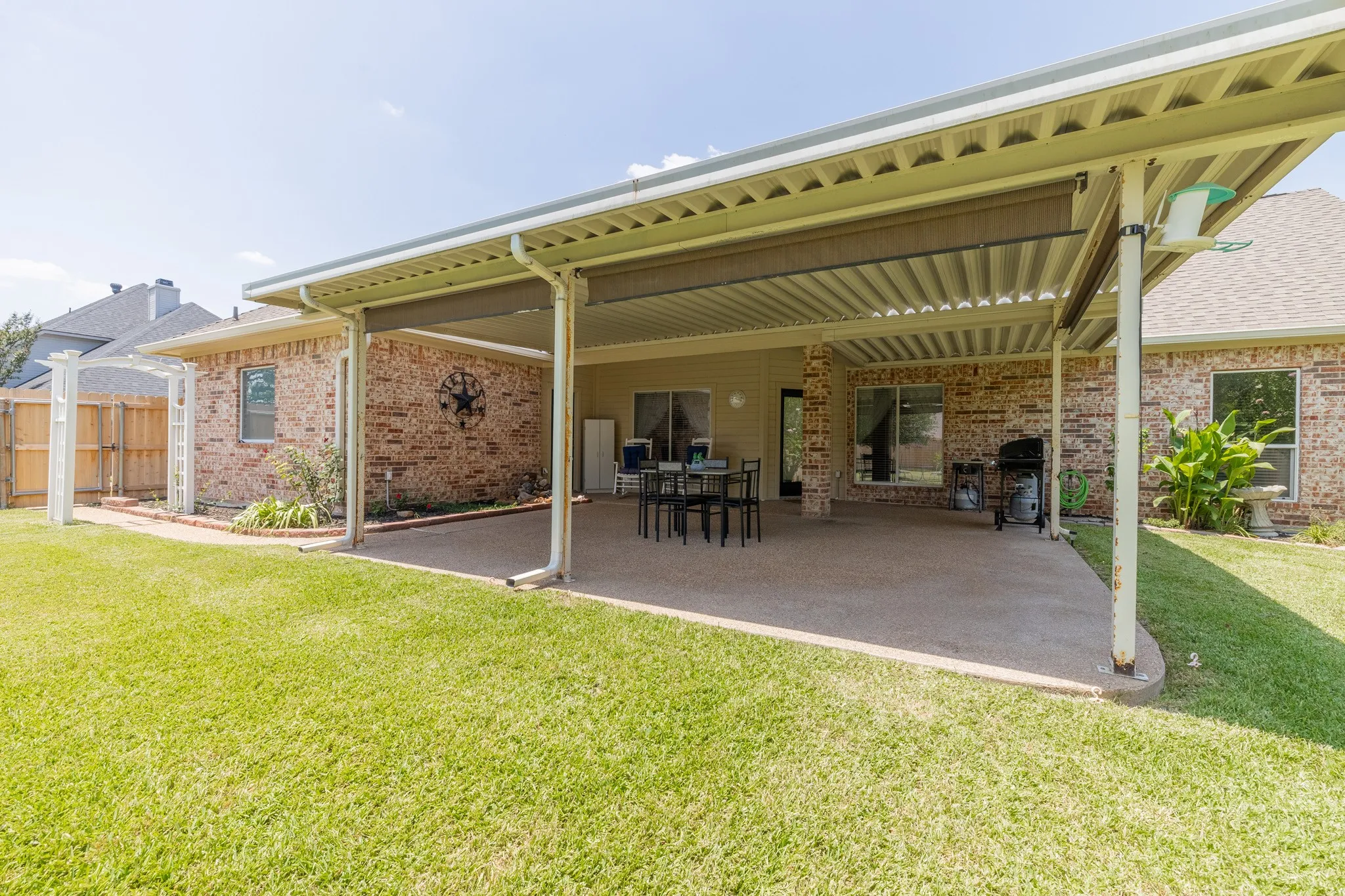 Single Family Residence For Sale in Mc Lennan County , 1208 Kempner Park, Robinson, Texas 76706, 3 Bedroom, 2 Bathroom, 2 Garage spaces, 1,842 Sqft, built in 2004, mls#21353098, Real Estate Agent in Robinson, Homes For Sale in Mc Lennan county, Homes For Sale in Robinson, Realtor in Robinson Texas, Real Estate Brokerage Independent Realty Texas, Luminita Cordes Realtor
