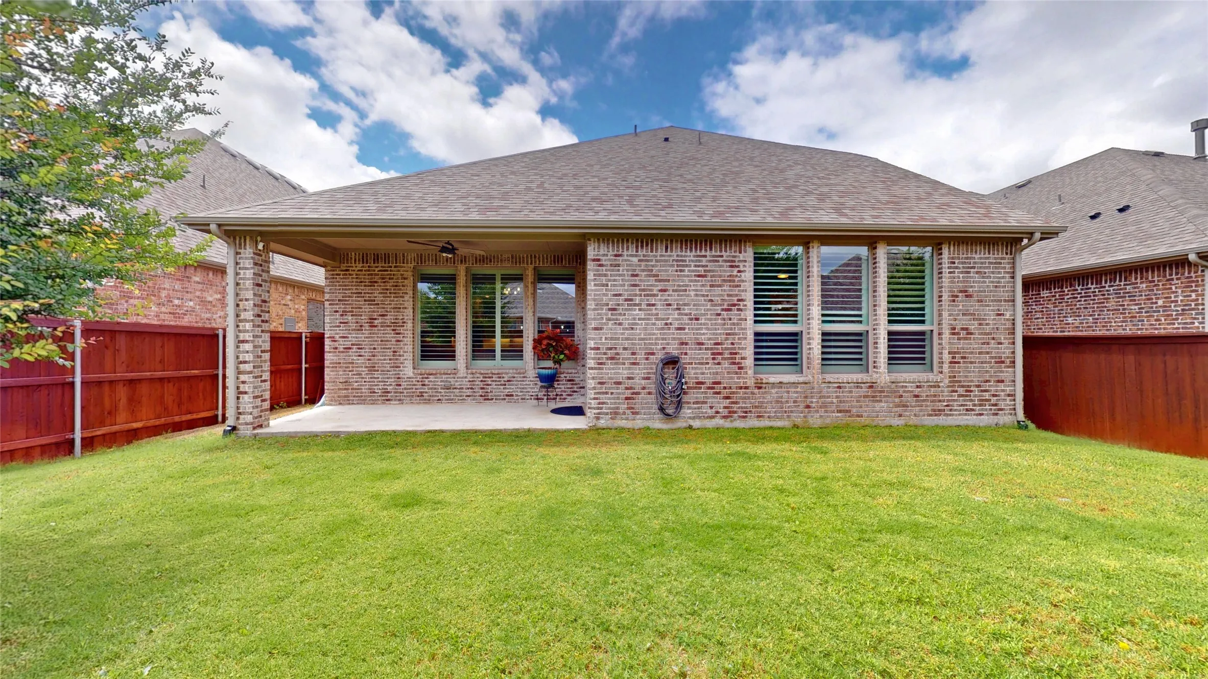 Single Family Residence For Rent in Collin County , 2912 Seattle Slew Drive, Celina, Texas 75009, 5 Bedroom, 4 Bathroom, 2 Garage spaces, 3,679 Sqft, built in 2019, mls#21353452, Real Estate Agent in Celina, Homes For Rent in Collin county, Homes For Rent in Celina, Realtor in Celina Texas, Real Estate Brokerage Independent Realty Texas, Luminita Cordes Realtor