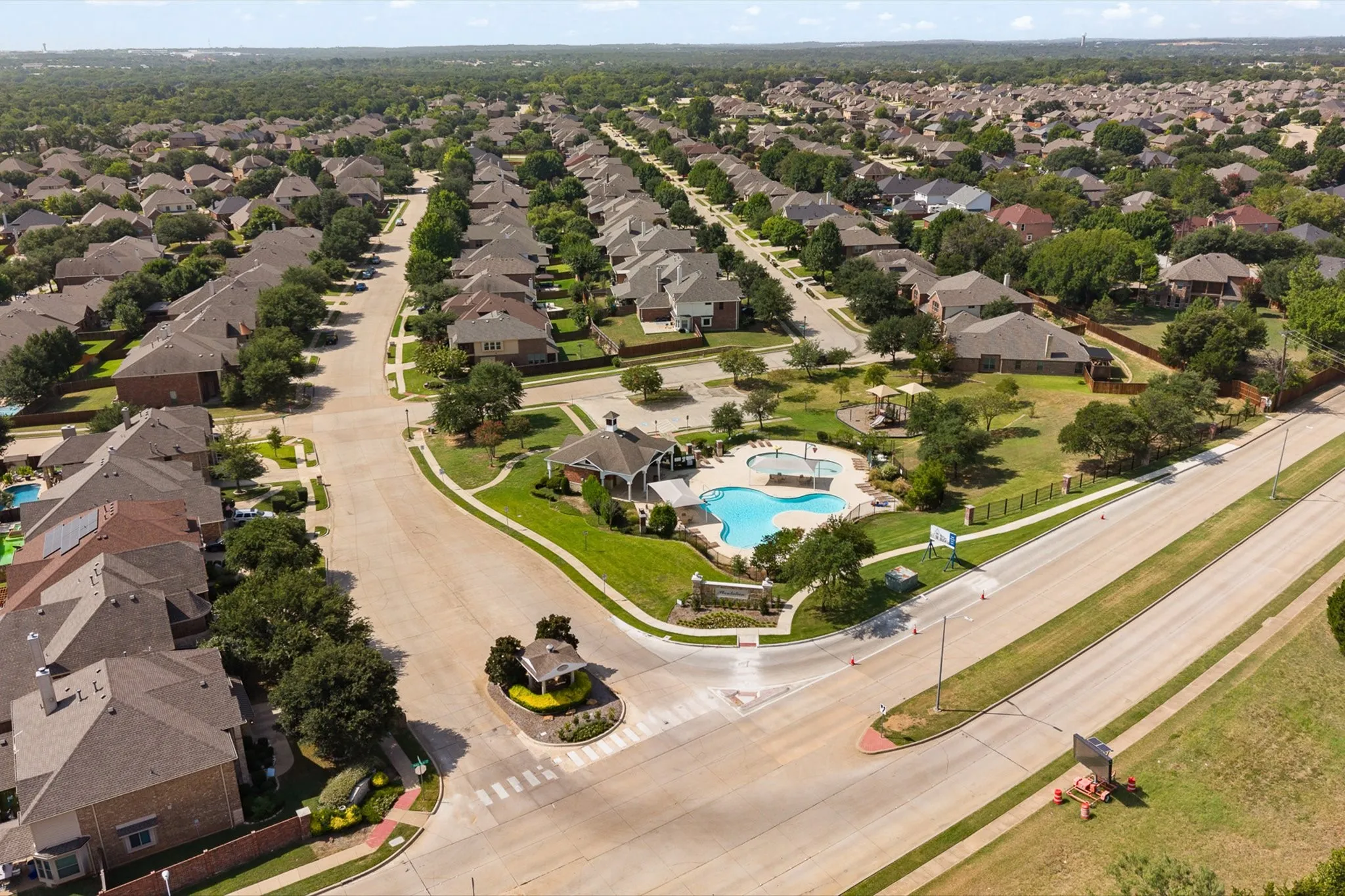 Community Swimming POOL, Clubhouse, and Playground WELCOMES You upon entering the Plantation Addition!