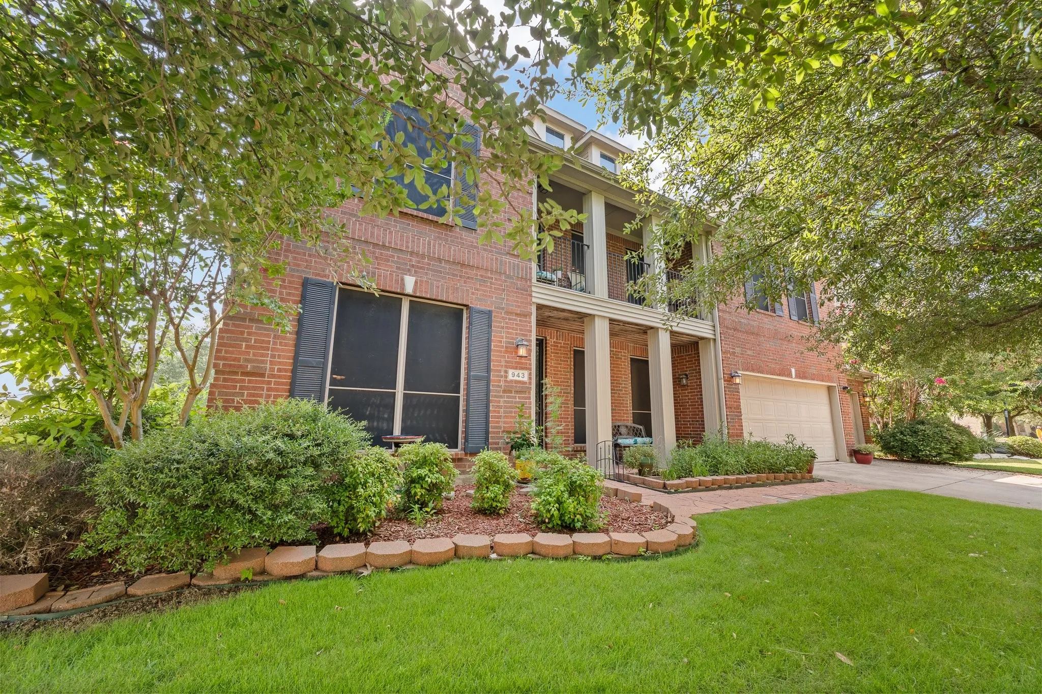 Single Family Residence For Sale in Johnson County , 943 Monticello Drive, Burleson, Texas 76028, 6 Bedroom, 4 Bathroom, 3 Garage spaces, 4,178 Sqft, built in 2007, mls#21352326, Real Estate Agent in Burleson, Homes For Sale in Johnson county, Homes For Sale in Burleson, Realtor in Burleson Texas, Real Estate Brokerage Independent Realty Texas, Luminita Cordes Realtor