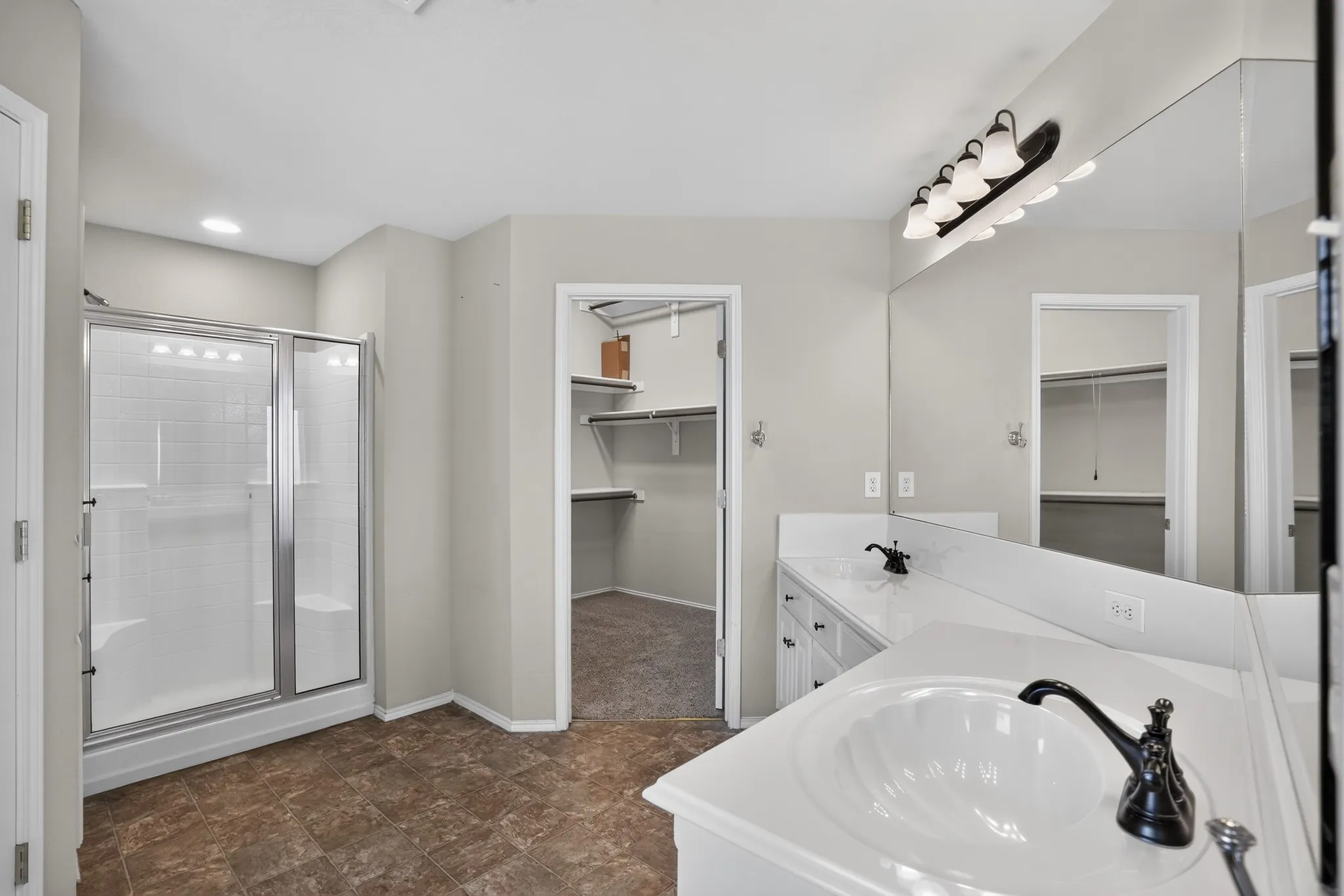Single Family Residence For Sale in Johnson County , 900 Mistflower Avenue, Burleson, Texas 76028, 3 Bedroom, 2 Bathroom, 2 Garage spaces, 2,347 Sqft, built in 2009, mls#21350977, Real Estate Agent in Burleson, Homes For Sale in Johnson county, Homes For Sale in Burleson, Realtor in Burleson Texas, Real Estate Brokerage Independent Realty Texas, Luminita Cordes Realtor