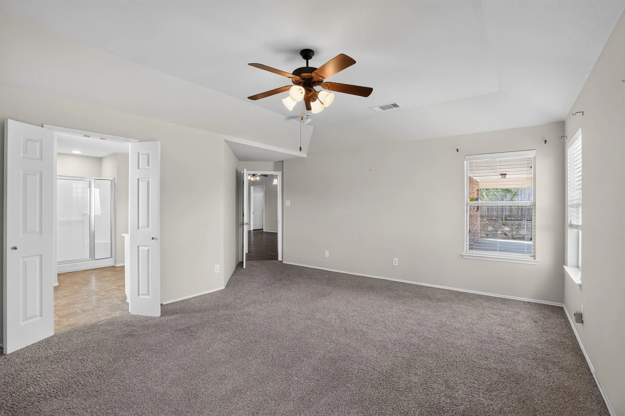 Single Family Residence For Sale in Johnson County , 900 Mistflower Avenue, Burleson, Texas 76028, 3 Bedroom, 2 Bathroom, 2 Garage spaces, 2,347 Sqft, built in 2009, mls#21350977, Real Estate Agent in Burleson, Homes For Sale in Johnson county, Homes For Sale in Burleson, Realtor in Burleson Texas, Real Estate Brokerage Independent Realty Texas, Luminita Cordes Realtor