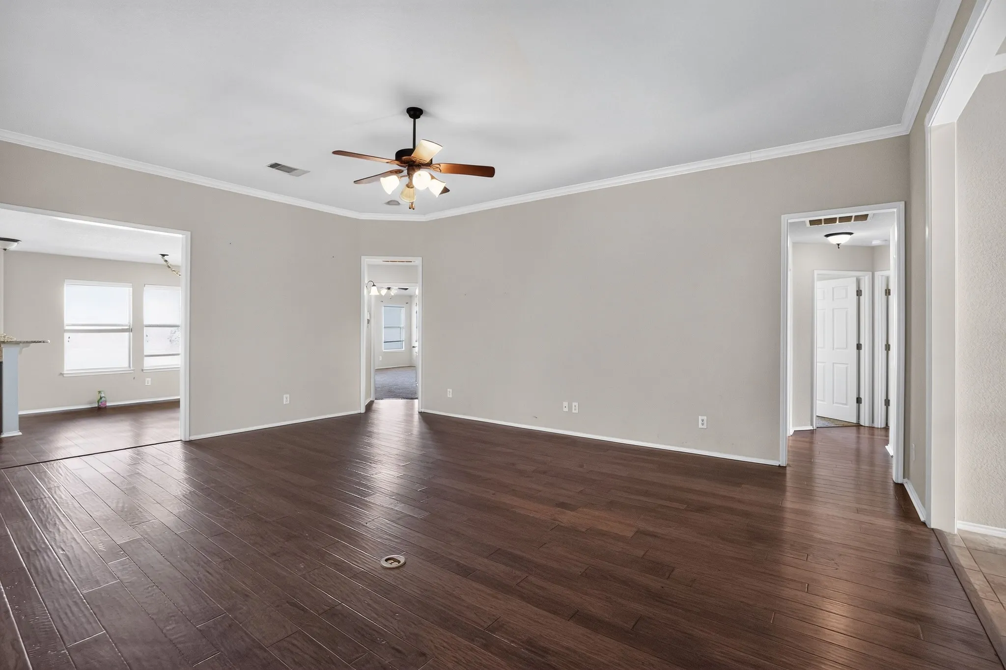 Single Family Residence For Sale in Johnson County , 900 Mistflower Avenue, Burleson, Texas 76028, 3 Bedroom, 2 Bathroom, 2 Garage spaces, 2,347 Sqft, built in 2009, mls#21350977, Real Estate Agent in Burleson, Homes For Sale in Johnson county, Homes For Sale in Burleson, Realtor in Burleson Texas, Real Estate Brokerage Independent Realty Texas, Luminita Cordes Realtor