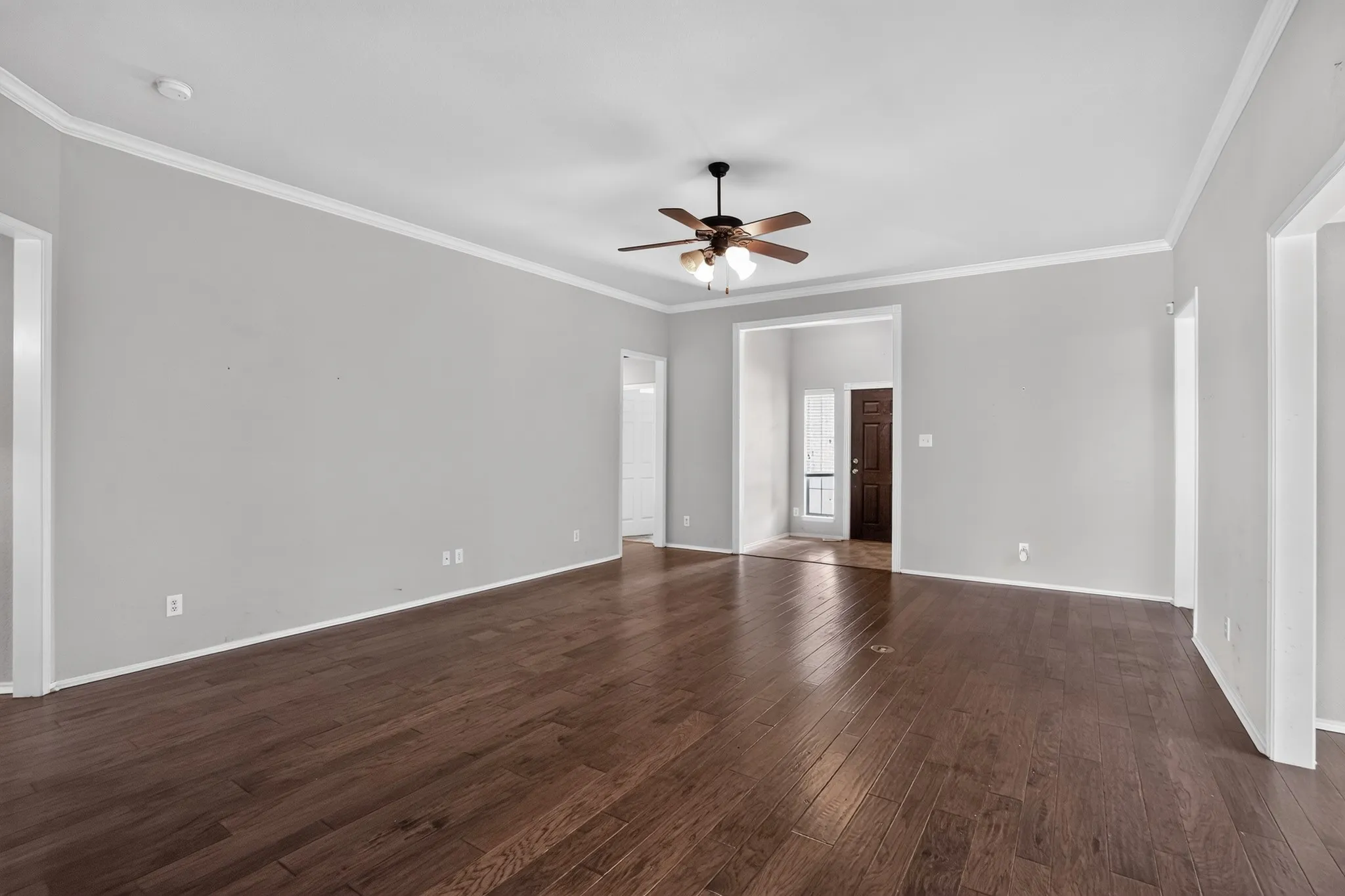 Single Family Residence For Sale in Johnson County , 900 Mistflower Avenue, Burleson, Texas 76028, 3 Bedroom, 2 Bathroom, 2 Garage spaces, 2,347 Sqft, built in 2009, mls#21350977, Real Estate Agent in Burleson, Homes For Sale in Johnson county, Homes For Sale in Burleson, Realtor in Burleson Texas, Real Estate Brokerage Independent Realty Texas, Luminita Cordes Realtor
