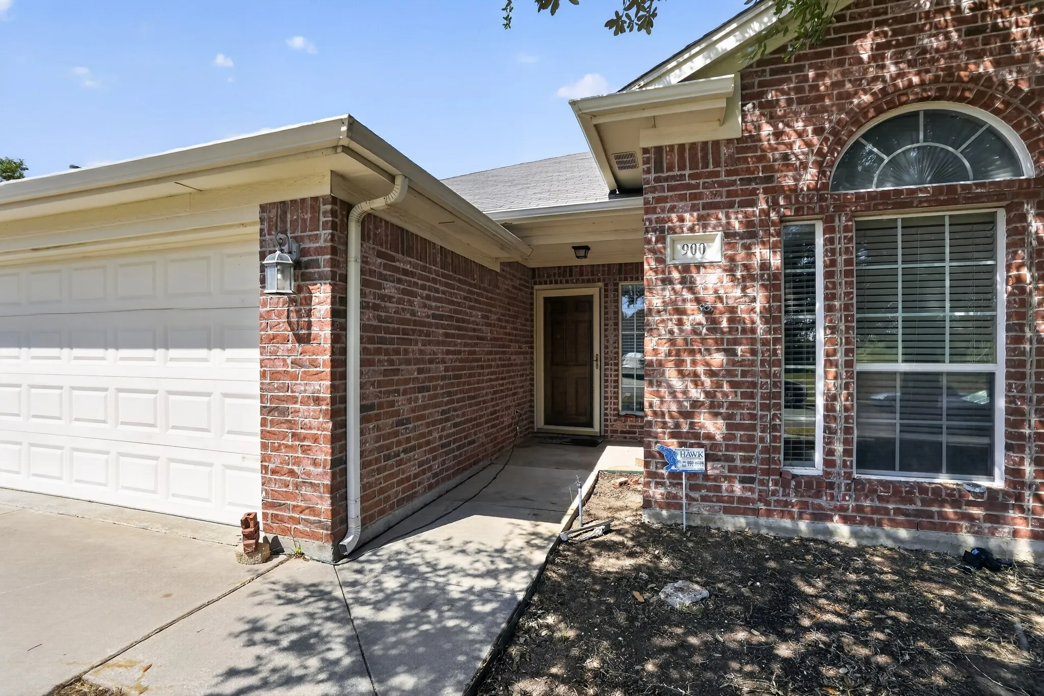 Single Family Residence For Sale in Johnson County , 900 Mistflower Avenue, Burleson, Texas 76028, 3 Bedroom, 2 Bathroom, 2 Garage spaces, 2,347 Sqft, built in 2009, mls#21350977, Real Estate Agent in Burleson, Homes For Sale in Johnson county, Homes For Sale in Burleson, Realtor in Burleson Texas, Real Estate Brokerage Independent Realty Texas, Luminita Cordes Realtor