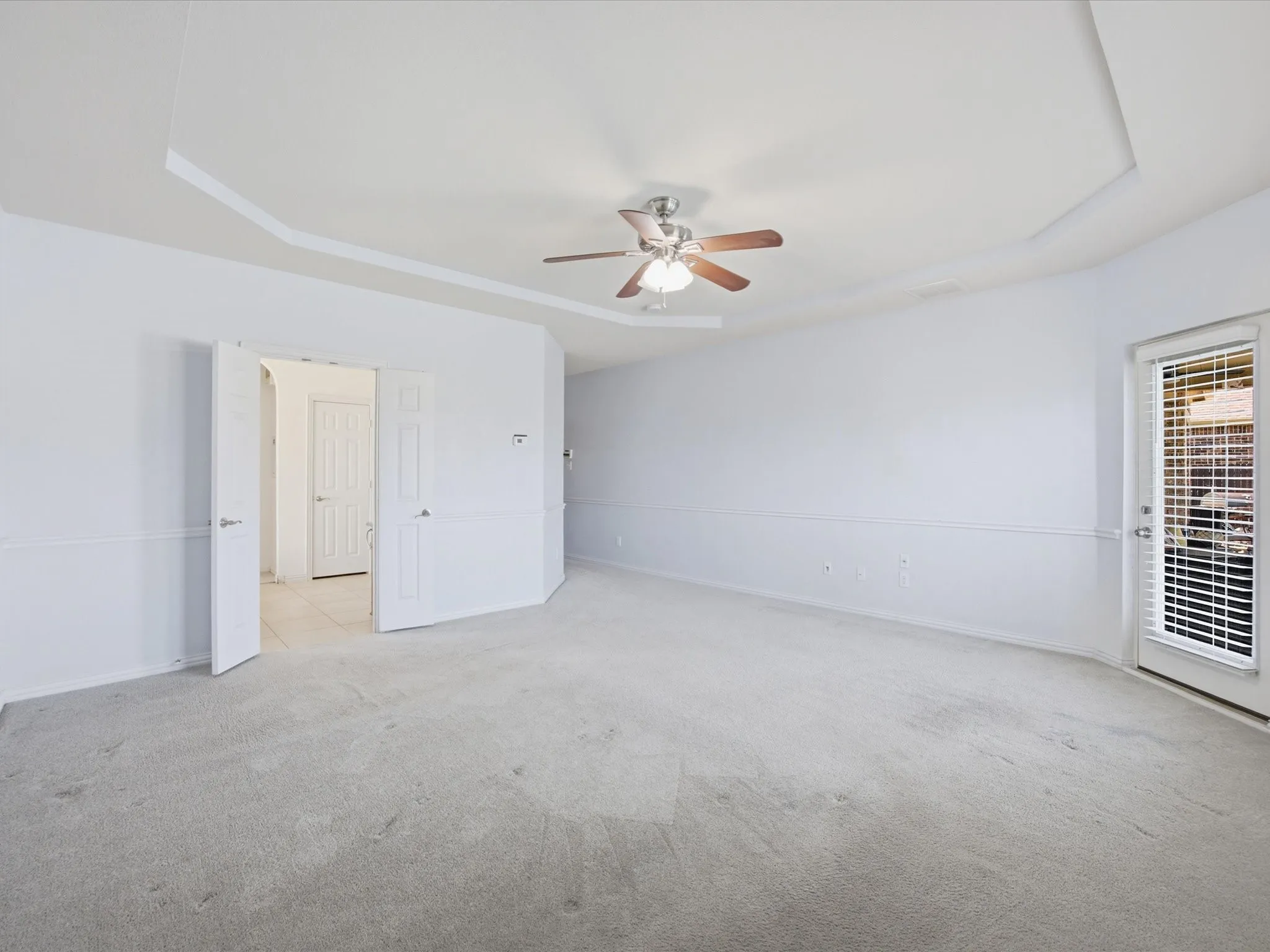 Single Family Residence For Sale in Dallas County , 906 Hidden Lakes Drive, Cedar Hill, Texas 75104, 5 Bedroom, 4 Bathroom, 3 Garage spaces, 3,798 Sqft, built in 2014, mls#21352946, Real Estate Agent in Cedar Hill, Homes For Sale in Dallas county, Homes For Sale in Cedar Hill, Realtor in Cedar Hill Texas, Real Estate Brokerage Independent Realty Texas, Luminita Cordes Realtor