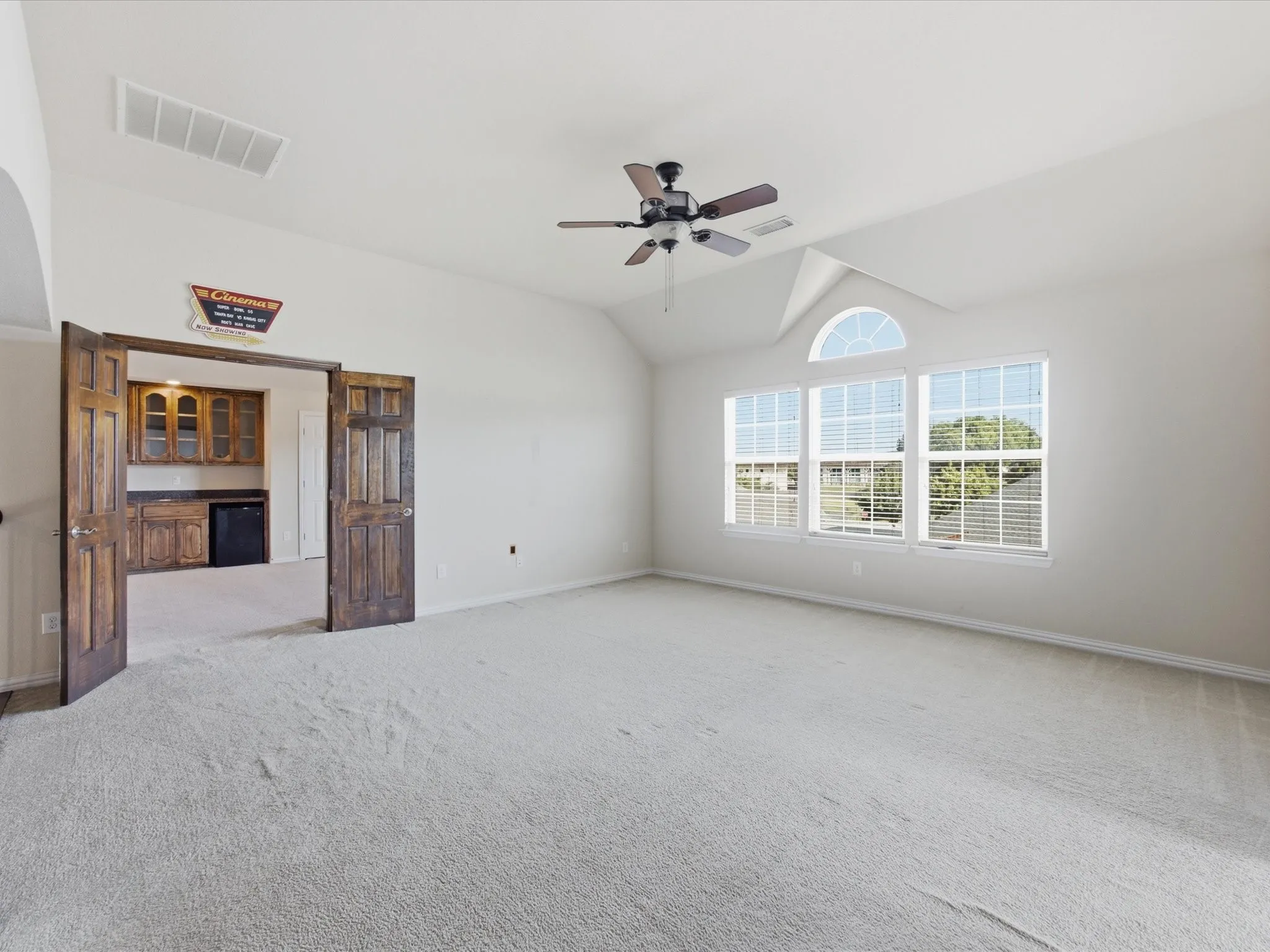 Single Family Residence For Sale in Dallas County , 906 Hidden Lakes Drive, Cedar Hill, Texas 75104, 5 Bedroom, 4 Bathroom, 3 Garage spaces, 3,798 Sqft, built in 2014, mls#21352946, Real Estate Agent in Cedar Hill, Homes For Sale in Dallas county, Homes For Sale in Cedar Hill, Realtor in Cedar Hill Texas, Real Estate Brokerage Independent Realty Texas, Luminita Cordes Realtor
