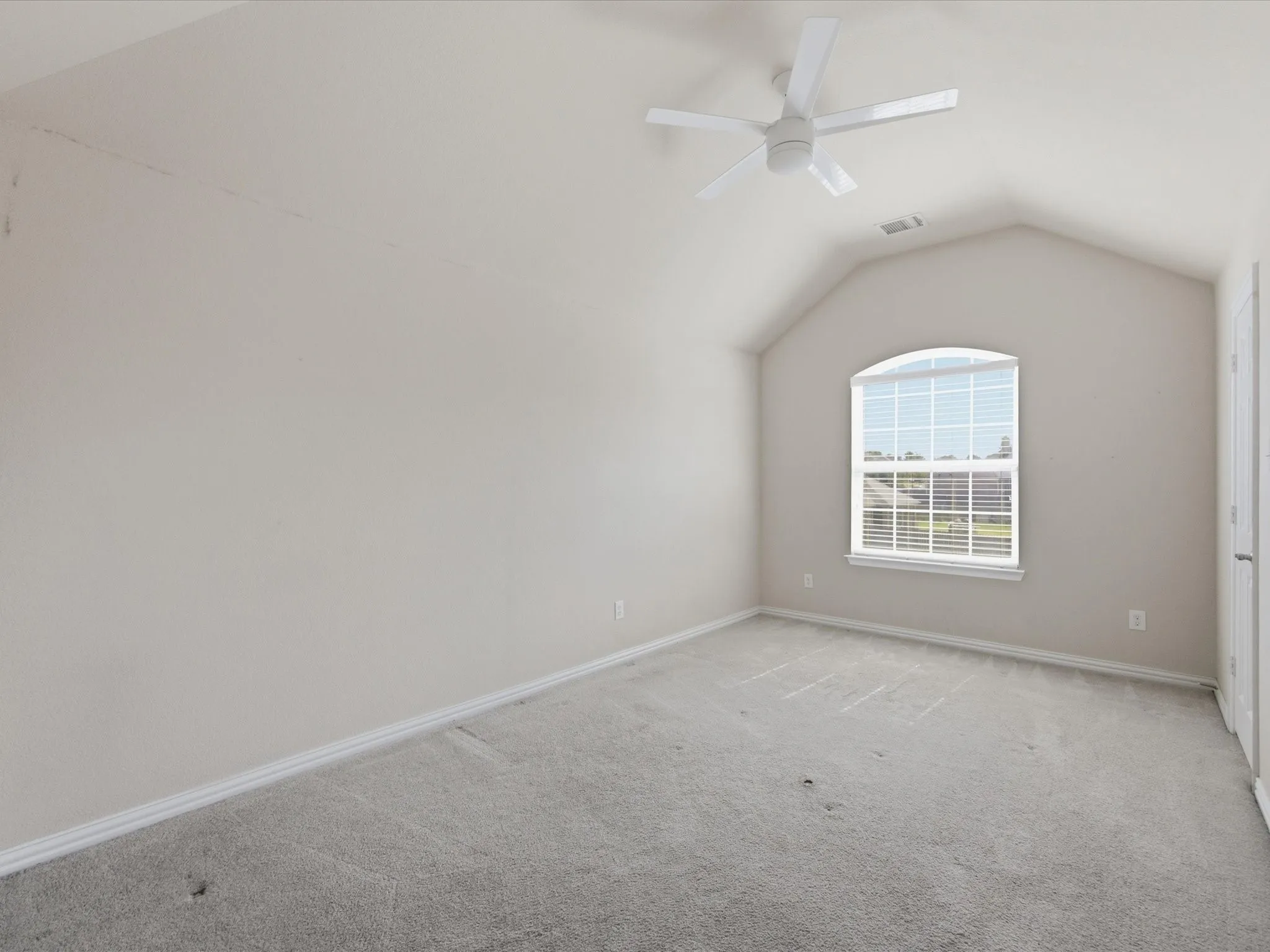 Single Family Residence For Sale in Dallas County , 906 Hidden Lakes Drive, Cedar Hill, Texas 75104, 5 Bedroom, 4 Bathroom, 3 Garage spaces, 3,798 Sqft, built in 2014, mls#21352946, Real Estate Agent in Cedar Hill, Homes For Sale in Dallas county, Homes For Sale in Cedar Hill, Realtor in Cedar Hill Texas, Real Estate Brokerage Independent Realty Texas, Luminita Cordes Realtor