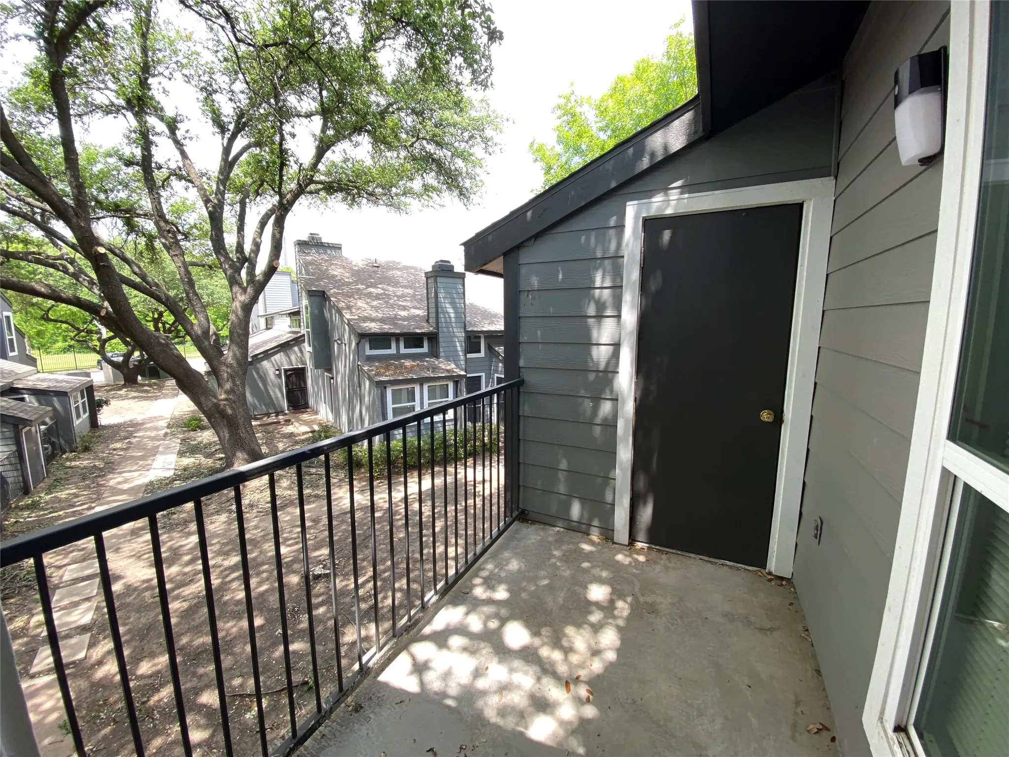 Condominium For Rent in Dallas County , 9696 Walnut 317, Dallas, Texas 75243, 1 Bedroom, 1 Bathroom, Garage spaces, 730 Sqft, built in 1981, mls#21345953, Real Estate Agent in Dallas, Homes For Rent in Dallas county, Homes For Rent in Dallas, Realtor in Dallas Texas, Real Estate Brokerage Independent Realty Texas, Luminita Cordes Realtor