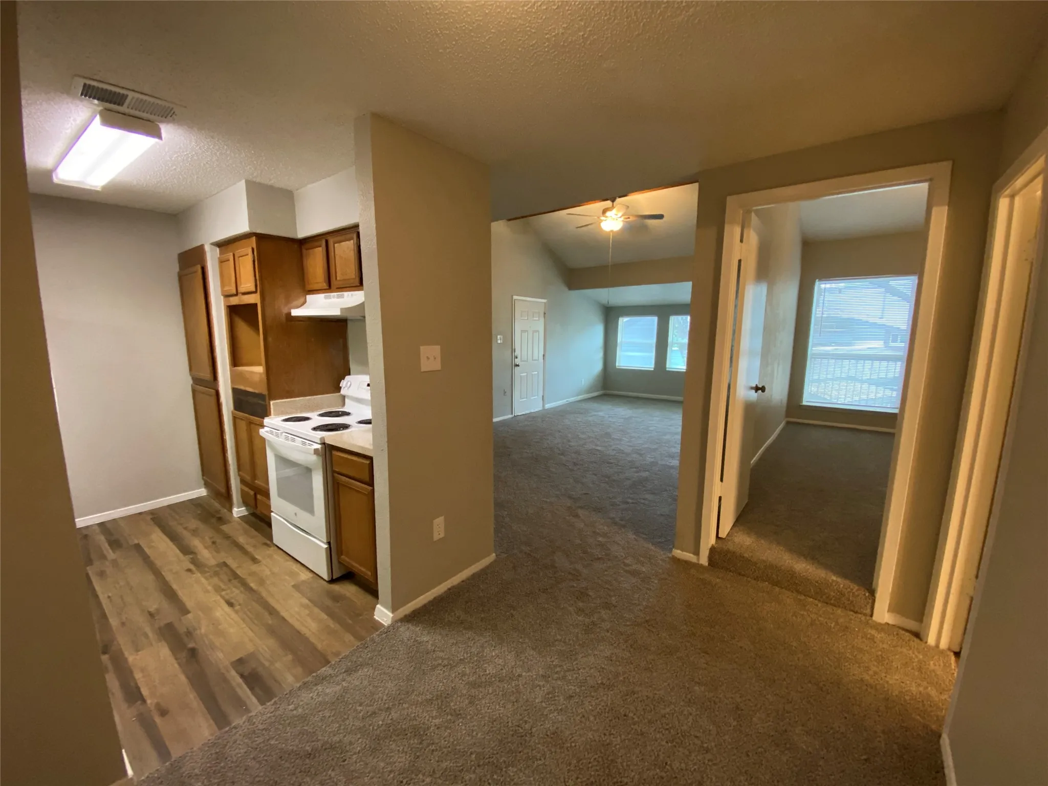 Condominium For Rent in Dallas County , 9696 Walnut 317, Dallas, Texas 75243, 1 Bedroom, 1 Bathroom, Garage spaces, 730 Sqft, built in 1981, mls#21345953, Real Estate Agent in Dallas, Homes For Rent in Dallas county, Homes For Rent in Dallas, Realtor in Dallas Texas, Real Estate Brokerage Independent Realty Texas, Luminita Cordes Realtor