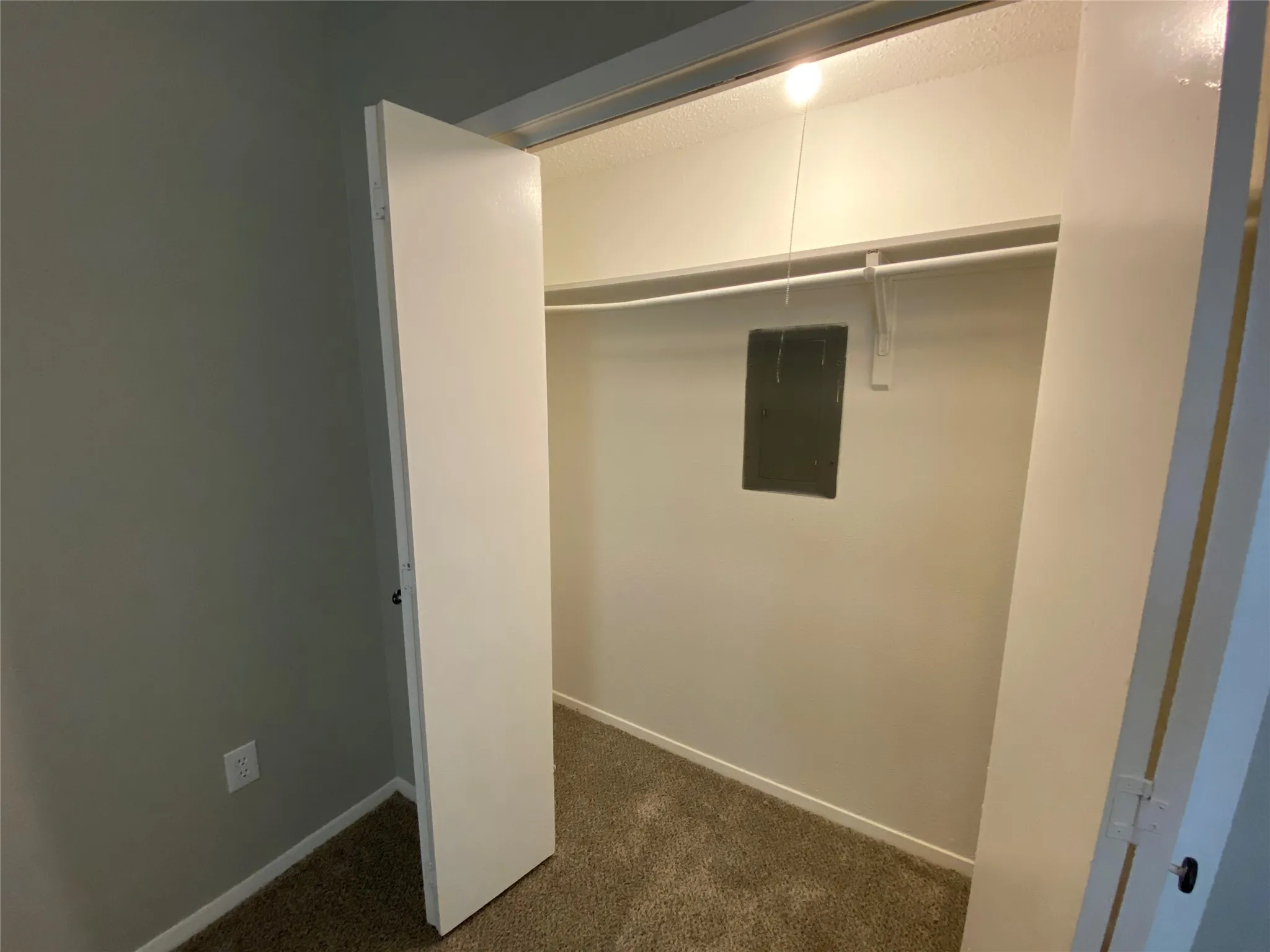 Condominium For Rent in Dallas County , 9696 Walnut 317, Dallas, Texas 75243, 1 Bedroom, 1 Bathroom, Garage spaces, 730 Sqft, built in 1981, mls#21345953, Real Estate Agent in Dallas, Homes For Rent in Dallas county, Homes For Rent in Dallas, Realtor in Dallas Texas, Real Estate Brokerage Independent Realty Texas, Luminita Cordes Realtor