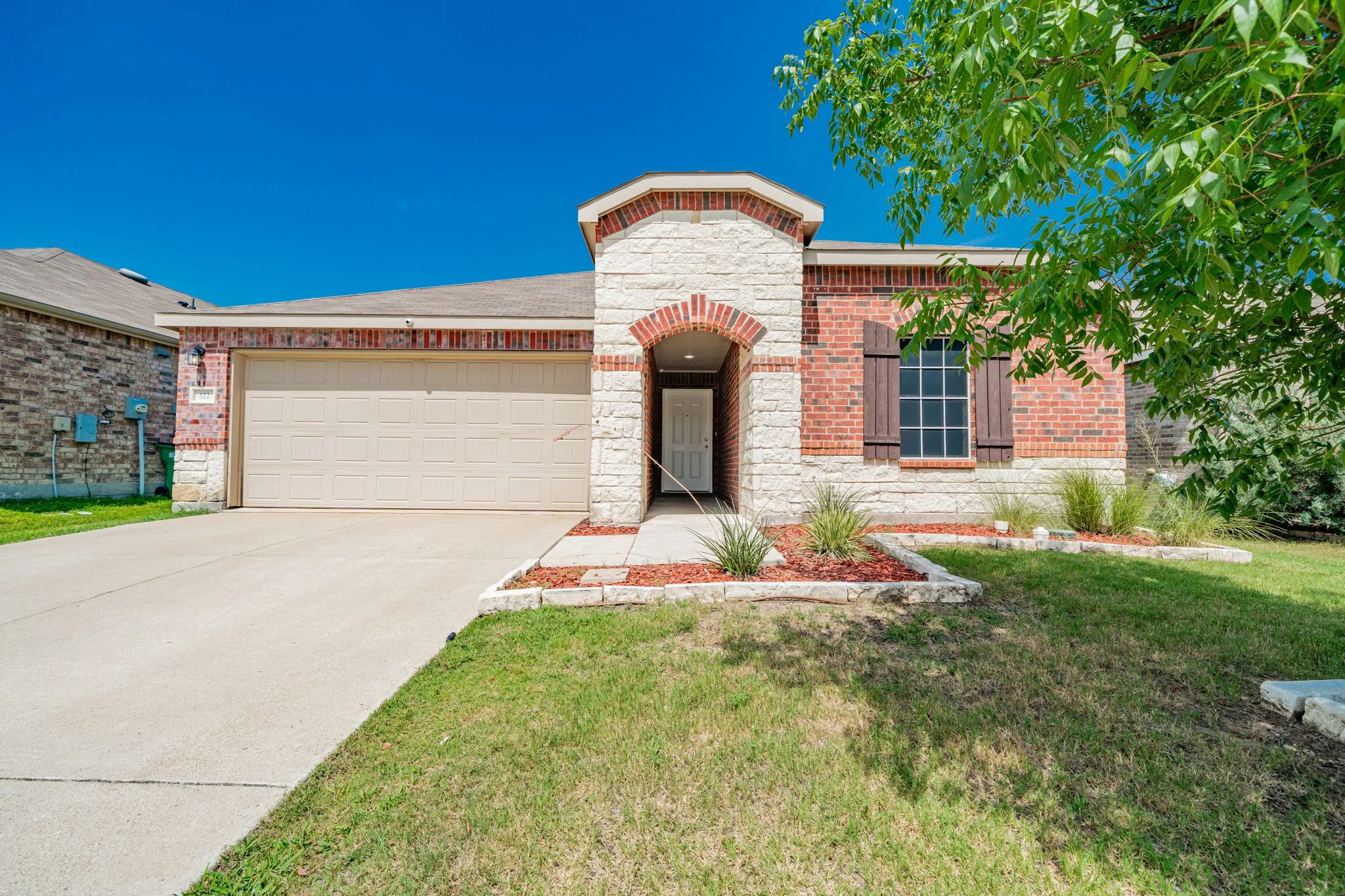 Single Family Residence For Rent in Rockwall County , 122 Feverbush Drive, Fate, Texas 75189, 3 Bedroom, 2 Bathroom, 2 Garage spaces, 1,621 Sqft, built in 2017, mls#21353434, Real Estate Agent in Fate, Homes For Rent in Rockwall county, Homes For Rent in Fate, Realtor in Fate Texas, Real Estate Brokerage Independent Realty Texas, Luminita Cordes Realtor