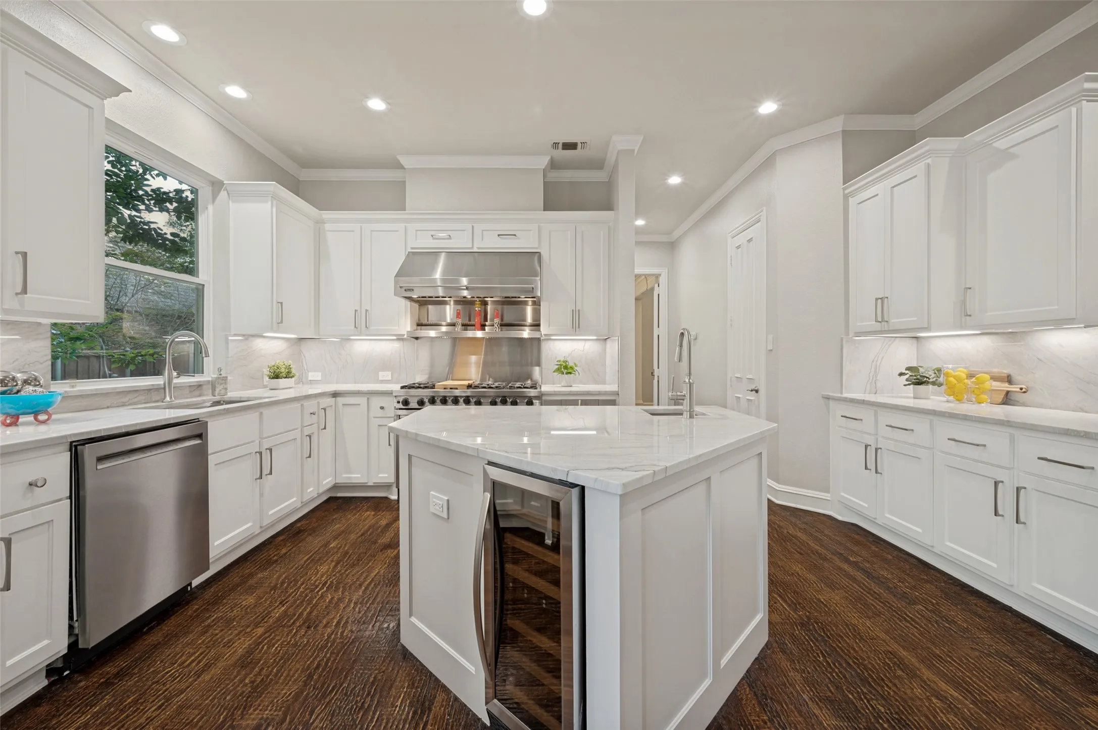 Single Family Residence For Sale in Collin County , 5765 Red Hill Lane, Frisco, Texas 75034, 4 Bedroom, 5 Bathroom, 3 Garage spaces, 3,989 Sqft, built in 1999, mls#21351632, Real Estate Agent in Frisco, Homes For Sale in Collin county, Homes For Sale in Frisco, Realtor in Frisco Texas, Real Estate Brokerage Independent Realty Texas, Luminita Cordes Realtor