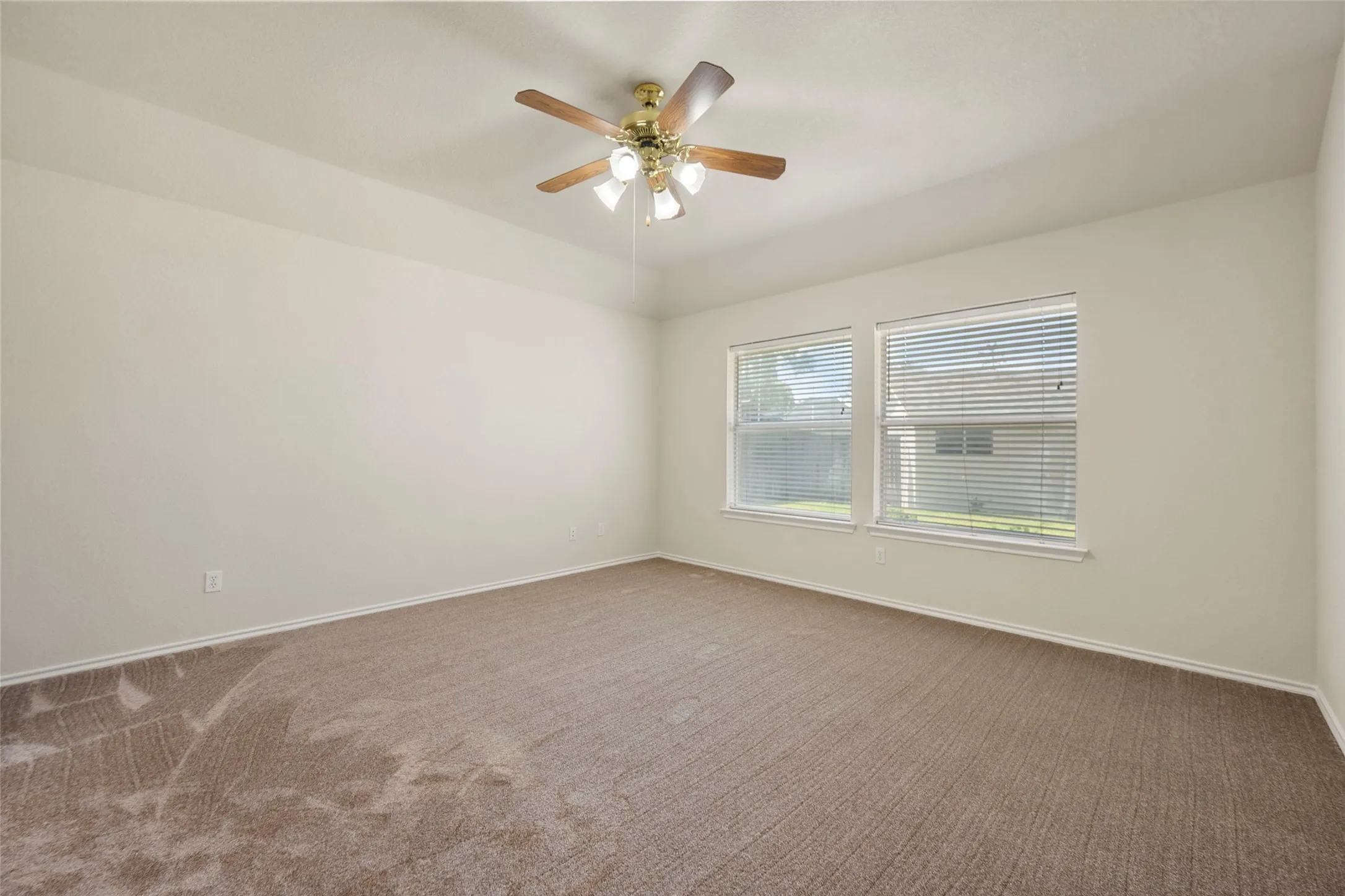 Single Family Residence For Sale in Johnson County , 1104 Starling Court, Burleson, Texas 76028, 3 Bedroom, 2 Bathroom, 2 Garage spaces, 1,831 Sqft, built in 1998, mls#21353113, Real Estate Agent in Burleson, Homes For Sale in Johnson county, Homes For Sale in Burleson, Realtor in Burleson Texas, Real Estate Brokerage Independent Realty Texas, Luminita Cordes Realtor