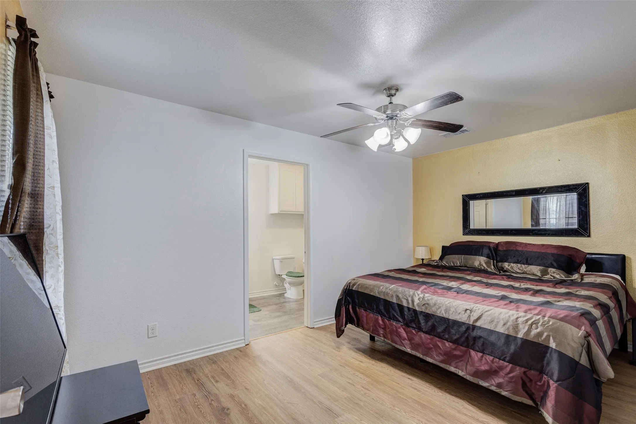 Single Family Residence For Sale in Tarrant County , 5405 Van Natta Lane, Fort Worth, Texas 76112, 3 Bedroom, 2 Bathroom, 1 Garage spaces, 1,113 Sqft, built in 2014, mls#21352820, Real Estate Agent in Fort Worth, Homes For Sale in Tarrant county, Homes For Sale in Fort Worth, Realtor in Fort Worth Texas, Real Estate Brokerage Independent Realty Texas, Luminita Cordes Realtor