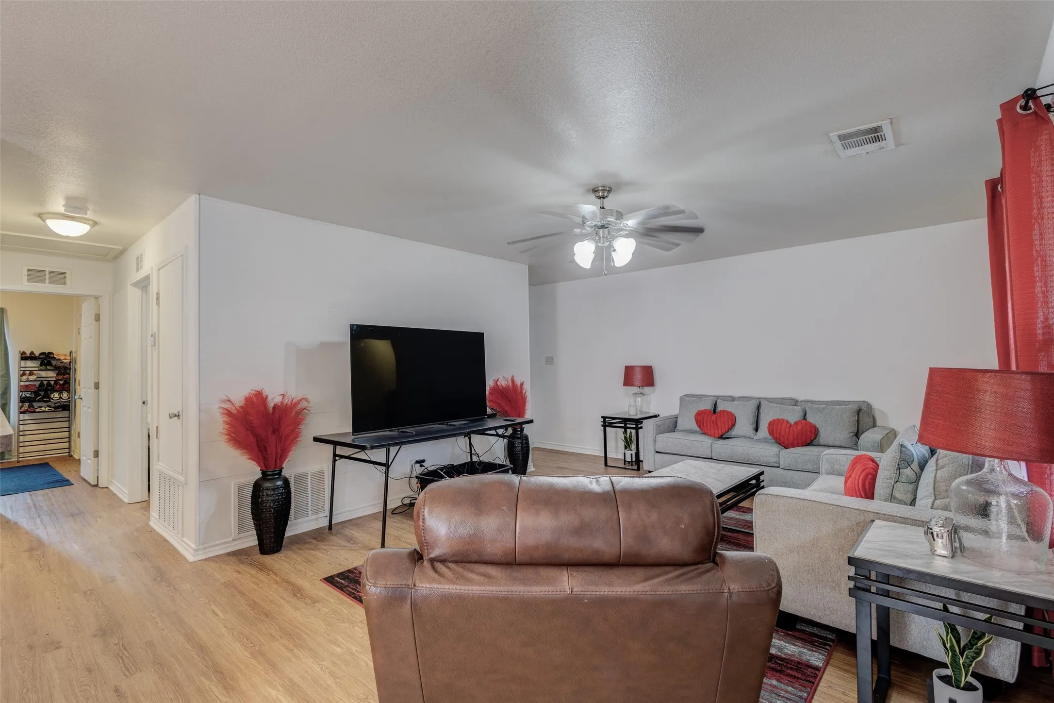 Single Family Residence For Sale in Tarrant County , 5405 Van Natta Lane, Fort Worth, Texas 76112, 3 Bedroom, 2 Bathroom, 1 Garage spaces, 1,113 Sqft, built in 2014, mls#21352820, Real Estate Agent in Fort Worth, Homes For Sale in Tarrant county, Homes For Sale in Fort Worth, Realtor in Fort Worth Texas, Real Estate Brokerage Independent Realty Texas, Luminita Cordes Realtor
