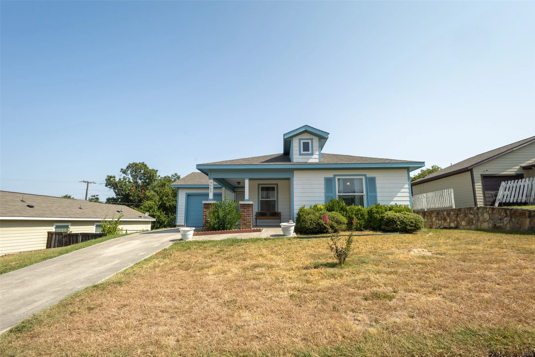 Single Family Residence For Sale in Tarrant County , 5405 Van Natta Lane, Fort Worth, Texas 76112, 3 Bedroom, 2 Bathroom, 1 Garage spaces, 1,113 Sqft, built in 2014, mls#21352820, Real Estate Agent in Fort Worth, Homes For Sale in Tarrant county, Homes For Sale in Fort Worth, Realtor in Fort Worth Texas, Real Estate Brokerage Independent Realty Texas, Luminita Cordes Realtor