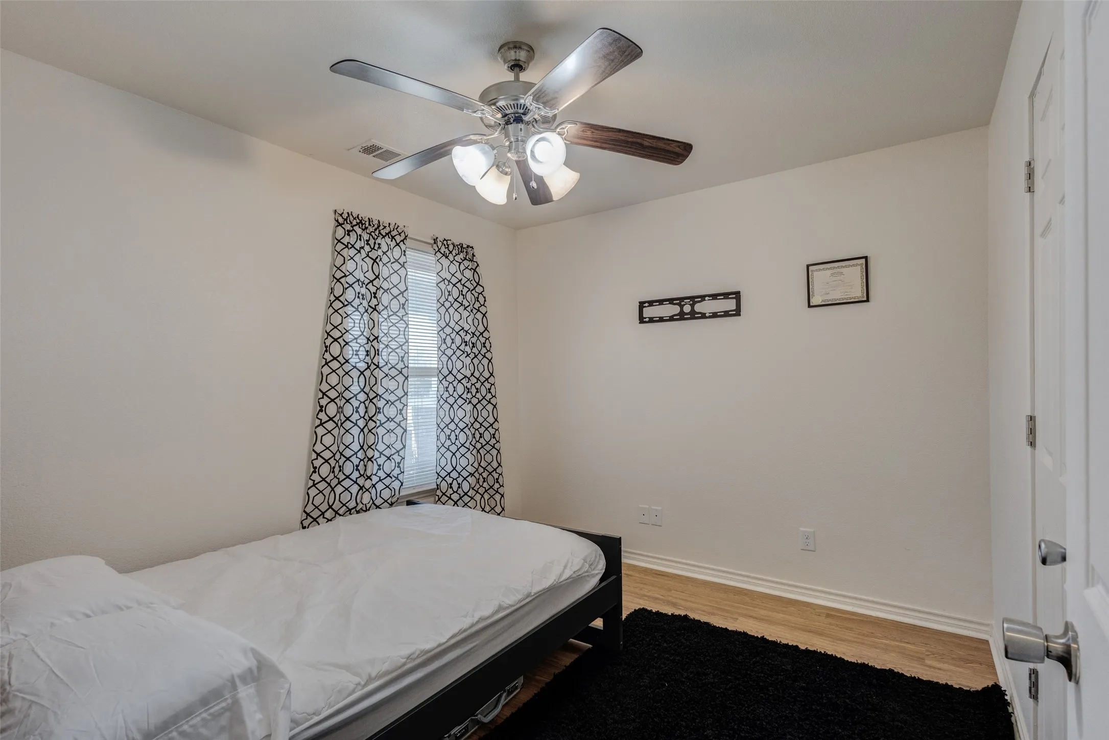 Single Family Residence For Sale in Tarrant County , 5405 Van Natta Lane, Fort Worth, Texas 76112, 3 Bedroom, 2 Bathroom, 1 Garage spaces, 1,113 Sqft, built in 2014, mls#21352820, Real Estate Agent in Fort Worth, Homes For Sale in Tarrant county, Homes For Sale in Fort Worth, Realtor in Fort Worth Texas, Real Estate Brokerage Independent Realty Texas, Luminita Cordes Realtor