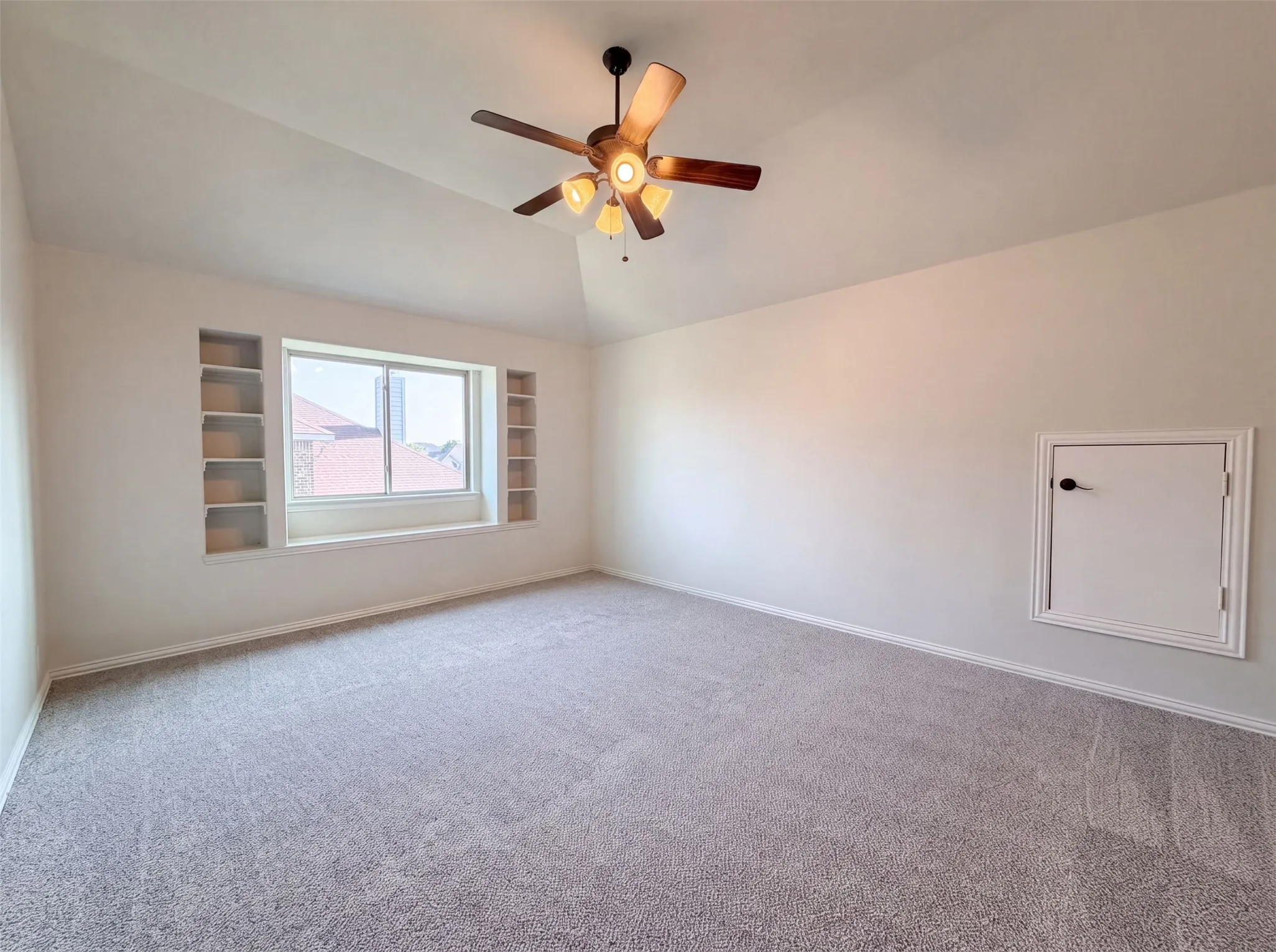 Single Family Residence For Sale in Johnson County , 830 Graham Drive, Burleson, Texas 76028, 5 Bedroom, 4 Bathroom, 3 Garage spaces, 3,725 Sqft, built in 2013, mls#21353473, Real Estate Agent in Burleson, Homes For Sale in Johnson county, Homes For Sale in Burleson, Realtor in Burleson Texas, Real Estate Brokerage Independent Realty Texas, Luminita Cordes Realtor