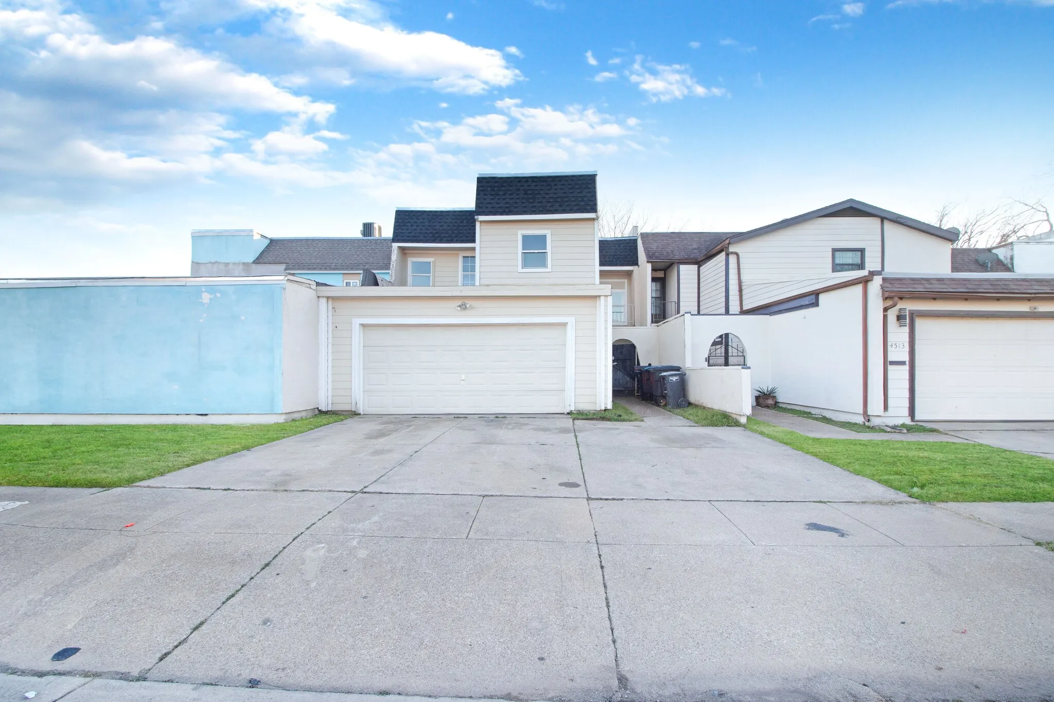 Townhouse For Rent in Tarrant County , 4511 Alamosa, Fort Worth, Texas 76119, 3 Bedroom, 2 Bathroom, 2 Garage spaces, 1,470 Sqft, built in 1973, mls#21353474, Real Estate Agent in Fort Worth, Homes For Rent in Tarrant county, Homes For Rent in Fort Worth, Realtor in Fort Worth Texas, Real Estate Brokerage Independent Realty Texas, Luminita Cordes Realtor