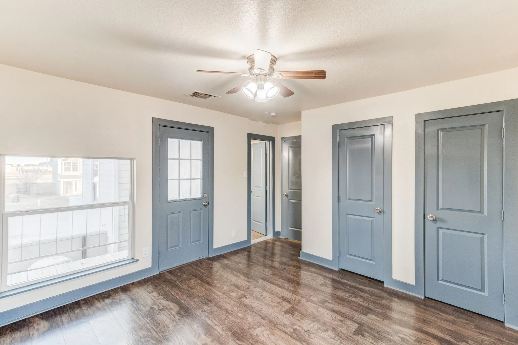 Townhouse For Rent in Tarrant County , 4511 Alamosa, Fort Worth, Texas 76119, 3 Bedroom, 2 Bathroom, 2 Garage spaces, 1,470 Sqft, built in 1973, mls#21353474, Real Estate Agent in Fort Worth, Homes For Rent in Tarrant county, Homes For Rent in Fort Worth, Realtor in Fort Worth Texas, Real Estate Brokerage Independent Realty Texas, Luminita Cordes Realtor