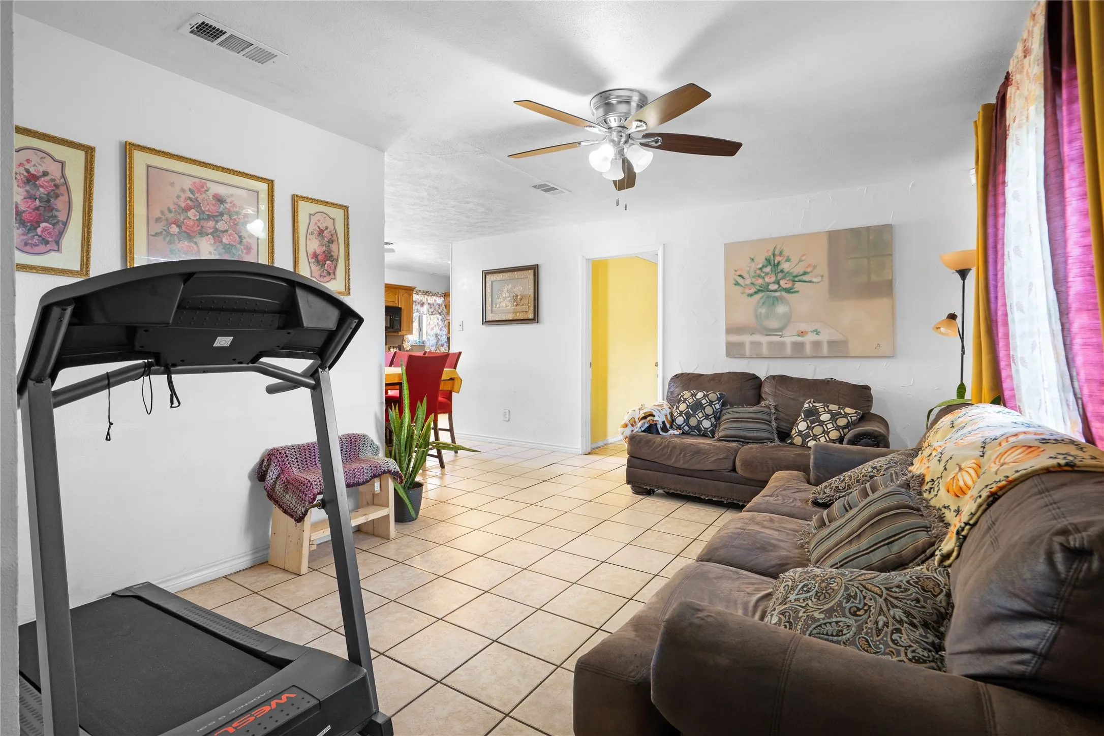 Single Family Residence For Sale in Dallas County , 1255 Olden Street, Dallas, Texas 75211, 4 Bedrooms, 2 Bathrooms, Garage spaces, 1,368 Sqft, built in 1959, Price $245,000, mls#21353480, Real Estate Agent in Dallas, Homes For Sale in Dallas county, Homes For Sale in Dallas, Realtor in Dallas Texas, Real Estate Brokerage Independent Realty Texas, Luminita Cordes Realtor