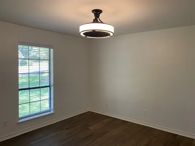 Single Family Residence For Sale in Henderson County , 911 Kyle Drive, Athens, Texas 75751, 3 Bedroom, 2 Bathroom, 2 Garage spaces, 1,586 Sqft, built in 1988, mls#21353481, Real Estate Agent in Athens, Homes For Sale in Henderson county, Homes For Sale in Athens, Realtor in Athens Texas, Real Estate Brokerage Independent Realty Texas, Luminita Cordes Realtor
