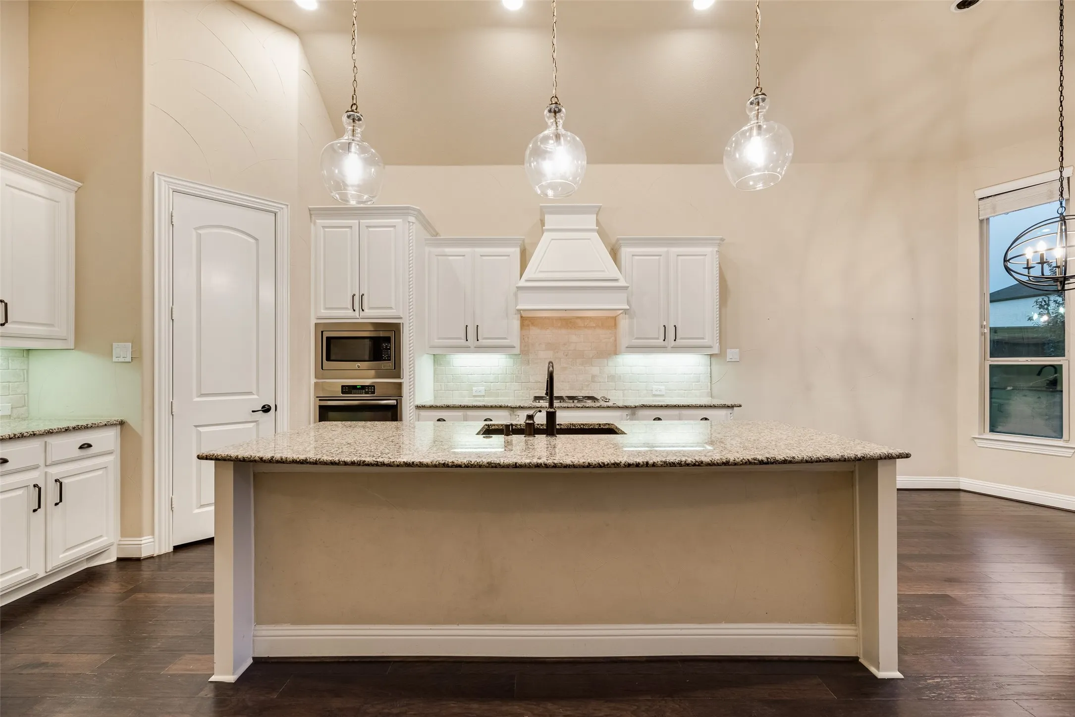 Single Family Residence For Sale in Denton County , 2886 Nottingham Drive, Trophy Club, Texas 76262, 4 Bedroom, 4 Bathroom, 2 Garage spaces, 2,774 Sqft, built in 2015, mls#21353094, Real Estate Agent in Trophy Club, Homes For Sale in Denton county, Homes For Sale in Trophy Club, Realtor in Trophy Club Texas, Real Estate Brokerage Independent Realty Texas, Luminita Cordes Realtor