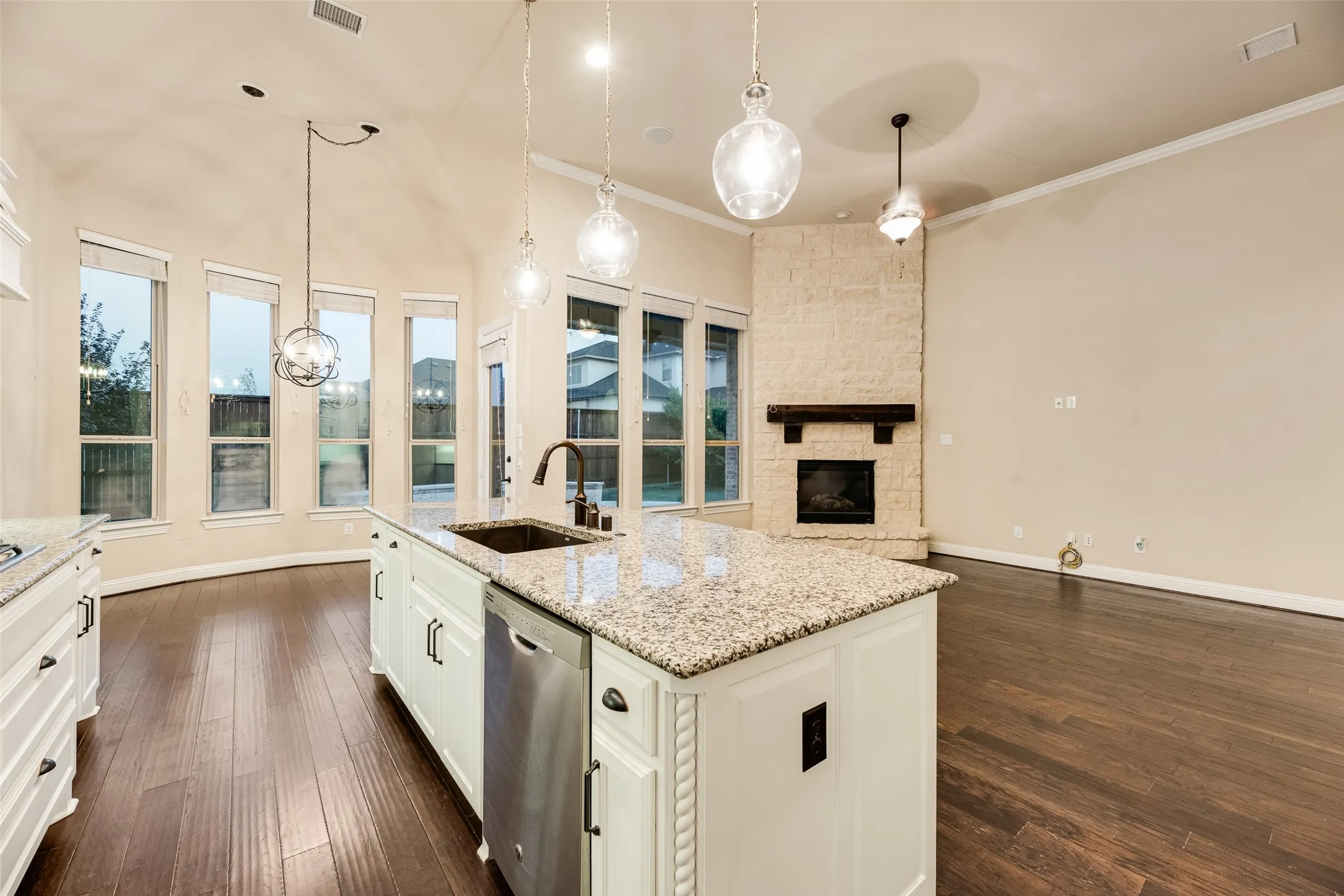 Single Family Residence For Sale in Denton County , 2886 Nottingham Drive, Trophy Club, Texas 76262, 4 Bedroom, 4 Bathroom, 2 Garage spaces, 2,774 Sqft, built in 2015, mls#21353094, Real Estate Agent in Trophy Club, Homes For Sale in Denton county, Homes For Sale in Trophy Club, Realtor in Trophy Club Texas, Real Estate Brokerage Independent Realty Texas, Luminita Cordes Realtor