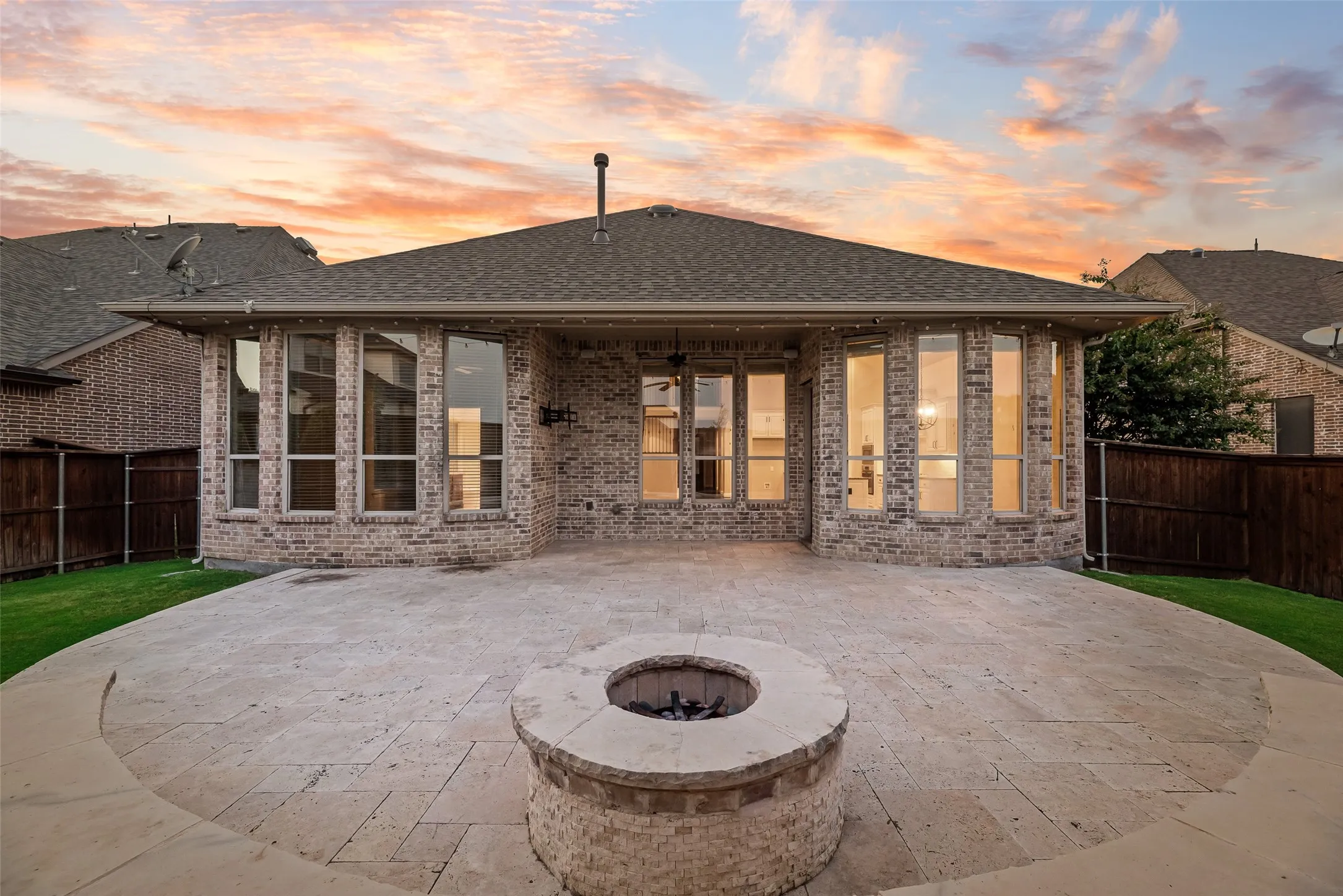 Single Family Residence For Sale in Denton County , 2886 Nottingham Drive, Trophy Club, Texas 76262, 4 Bedroom, 4 Bathroom, 2 Garage spaces, 2,774 Sqft, built in 2015, mls#21353094, Real Estate Agent in Trophy Club, Homes For Sale in Denton county, Homes For Sale in Trophy Club, Realtor in Trophy Club Texas, Real Estate Brokerage Independent Realty Texas, Luminita Cordes Realtor