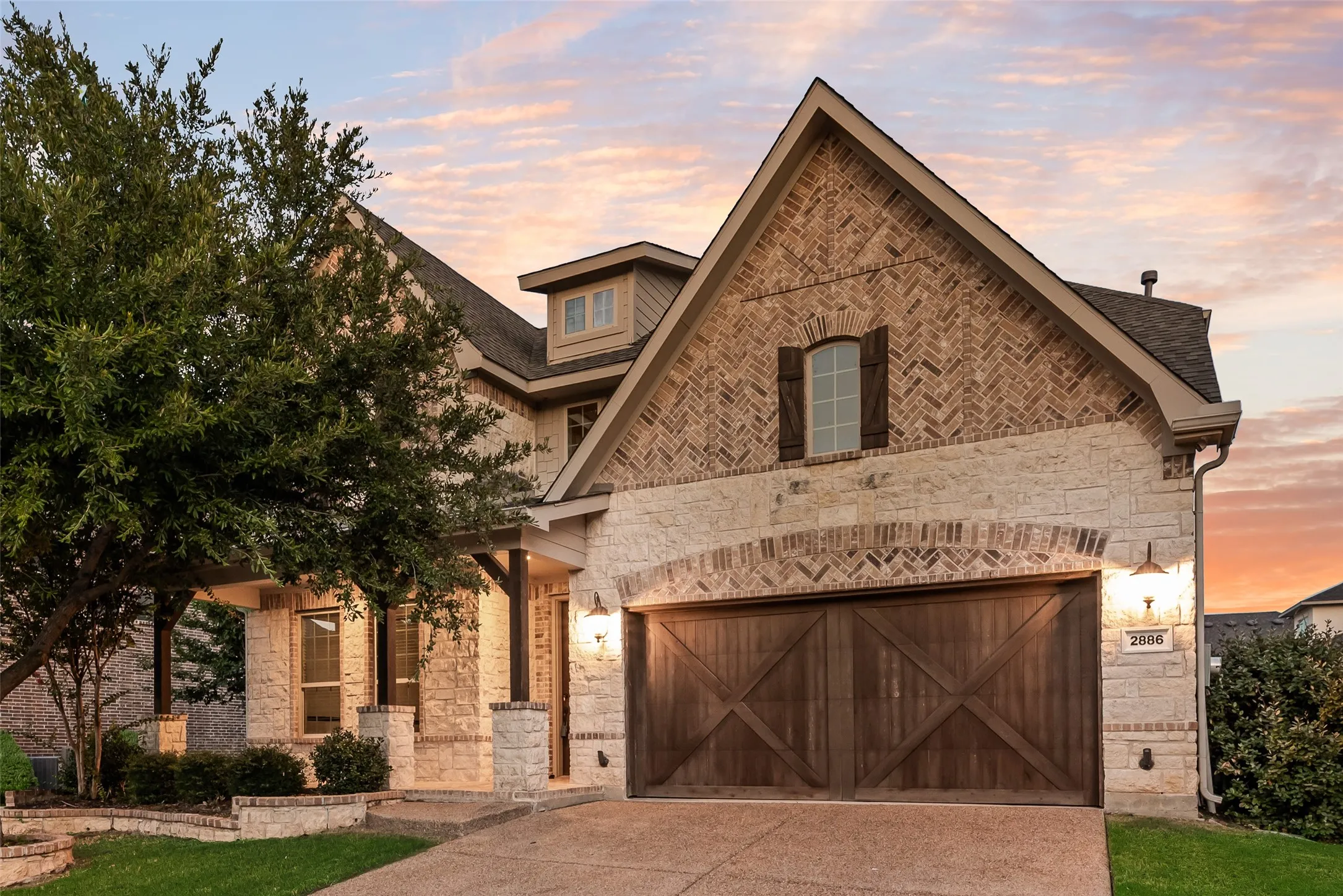 Single Family Residence For Sale in Denton County , 2886 Nottingham Drive, Trophy Club, Texas 76262, 4 Bedroom, 4 Bathroom, 2 Garage spaces, 2,774 Sqft, built in 2015, mls#21353094, Real Estate Agent in Trophy Club, Homes For Sale in Denton county, Homes For Sale in Trophy Club, Realtor in Trophy Club Texas, Real Estate Brokerage Independent Realty Texas, Luminita Cordes Realtor