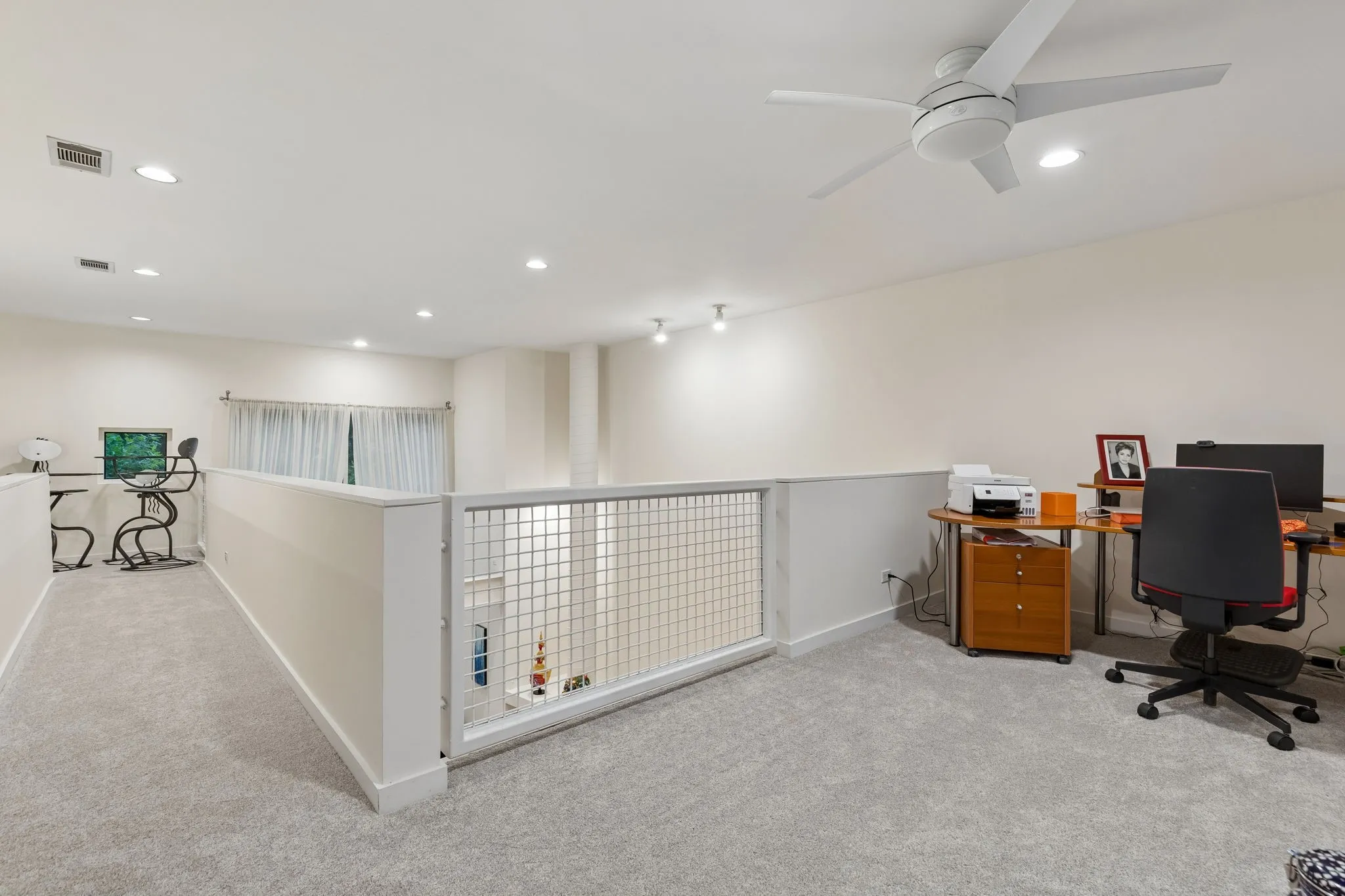 Townhouse For Sale in Dallas County , 4139 Travis Street, Dallas, Texas 75204, 2 Bedroom, 3 Bathroom, 2 Garage spaces, 2,089 Sqft, built in 1996, mls#21349170, Real Estate Agent in Dallas, Homes For Sale in Dallas county, Homes For Sale in Dallas, Realtor in Dallas Texas, Real Estate Brokerage Independent Realty Texas, Luminita Cordes Realtor