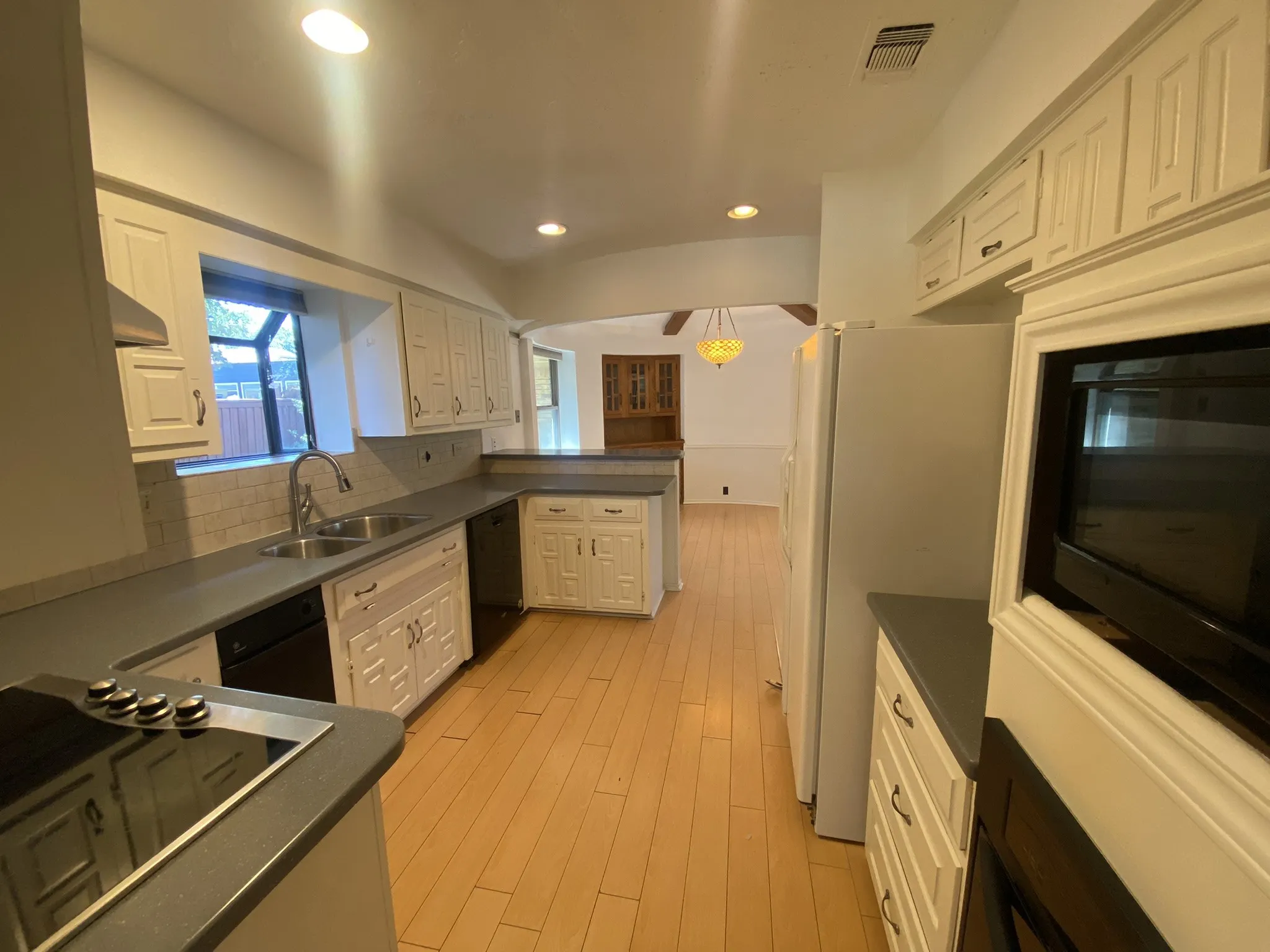 Single Family Residence For Rent in Collin County , 3616 Stagecoach Trail, Plano, Texas 75023, 4 Bedroom, 5 Bathroom, 2 Garage spaces, 2,524 Sqft, built in 1976, mls#21352323, Real Estate Agent in Plano, Homes For Rent in Collin county, Homes For Rent in Plano, Realtor in Plano Texas, Real Estate Brokerage Independent Realty Texas, Luminita Cordes Realtor