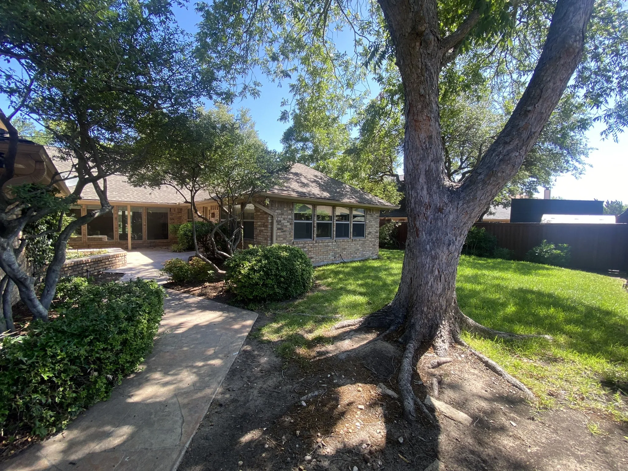 Single Family Residence For Rent in Collin County , 3616 Stagecoach Trail, Plano, Texas 75023, 4 Bedroom, 5 Bathroom, 2 Garage spaces, 2,524 Sqft, built in 1976, mls#21352323, Real Estate Agent in Plano, Homes For Rent in Collin county, Homes For Rent in Plano, Realtor in Plano Texas, Real Estate Brokerage Independent Realty Texas, Luminita Cordes Realtor