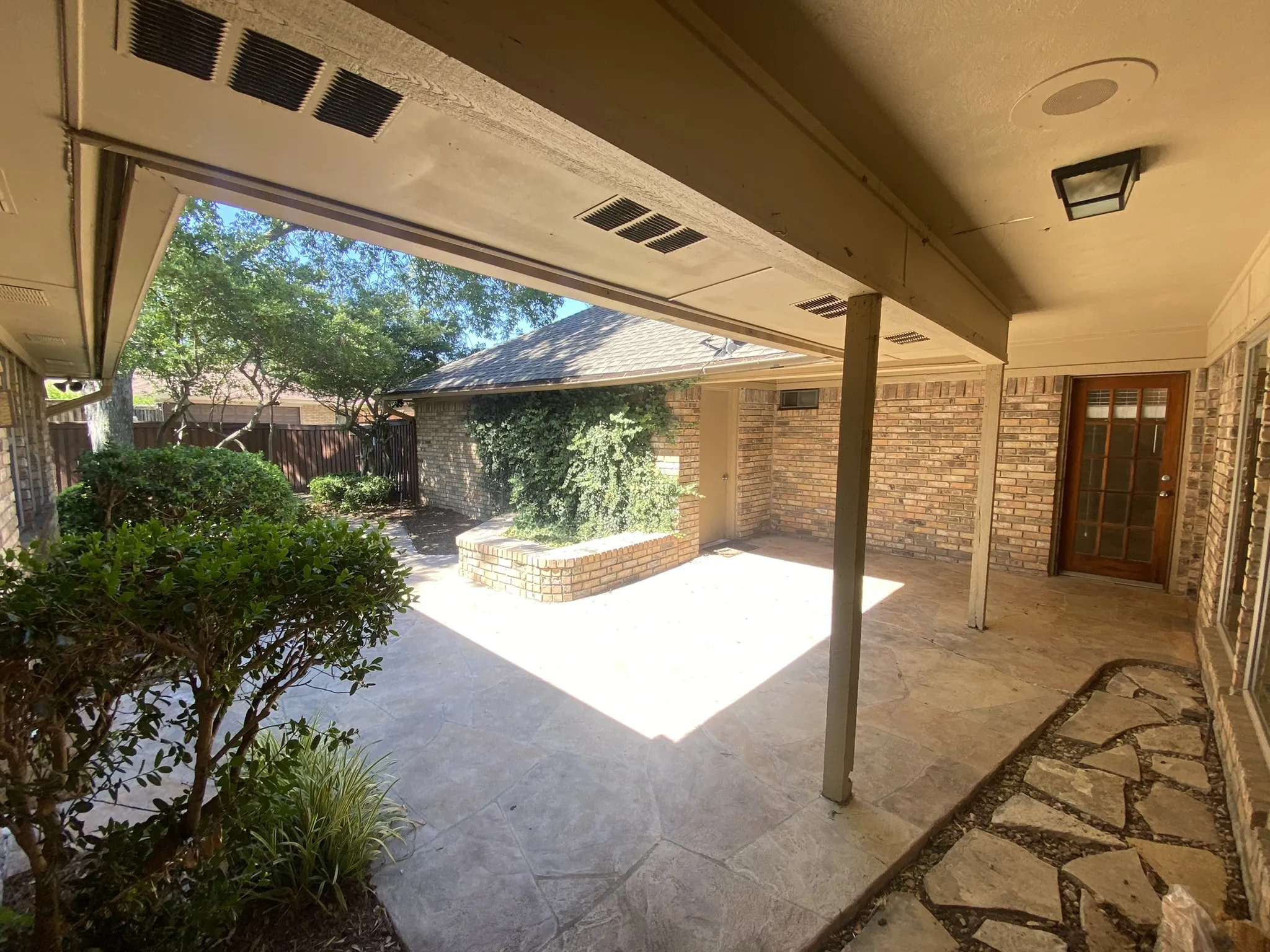Single Family Residence For Rent in Collin County , 3616 Stagecoach Trail, Plano, Texas 75023, 4 Bedroom, 5 Bathroom, 2 Garage spaces, 2,524 Sqft, built in 1976, mls#21352323, Real Estate Agent in Plano, Homes For Rent in Collin county, Homes For Rent in Plano, Realtor in Plano Texas, Real Estate Brokerage Independent Realty Texas, Luminita Cordes Realtor