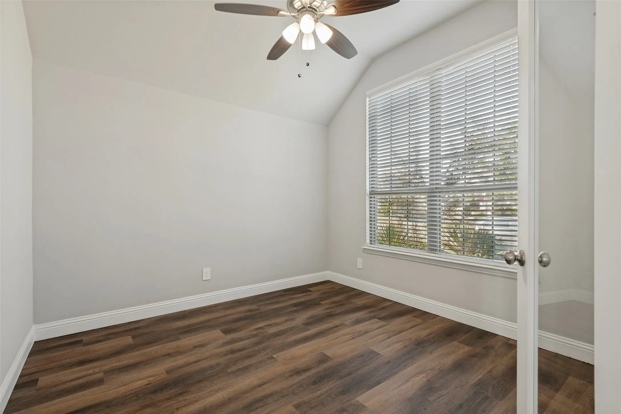 Single Family Residence For Rent in Kaufman County , 328 Van Buren Drive, Forney, Texas 75126, 4 Bedroom, 2 Bathroom, 2 Garage spaces, 2,236 Sqft, built in 2022, mls#21353477, Real Estate Agent in Forney, Homes For Rent in Kaufman county, Homes For Rent in Forney, Realtor in Forney Texas, Real Estate Brokerage Independent Realty Texas, Luminita Cordes Realtor