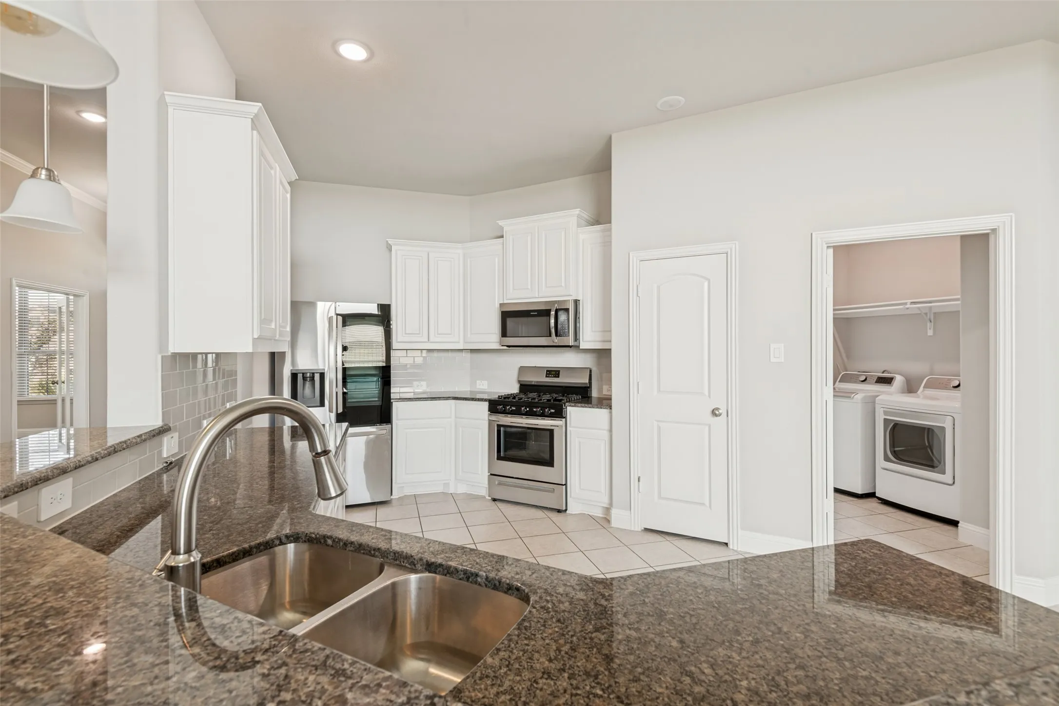 Single Family Residence For Rent in Kaufman County , 328 Van Buren Drive, Forney, Texas 75126, 4 Bedroom, 2 Bathroom, 2 Garage spaces, 2,236 Sqft, built in 2022, mls#21353477, Real Estate Agent in Forney, Homes For Rent in Kaufman county, Homes For Rent in Forney, Realtor in Forney Texas, Real Estate Brokerage Independent Realty Texas, Luminita Cordes Realtor