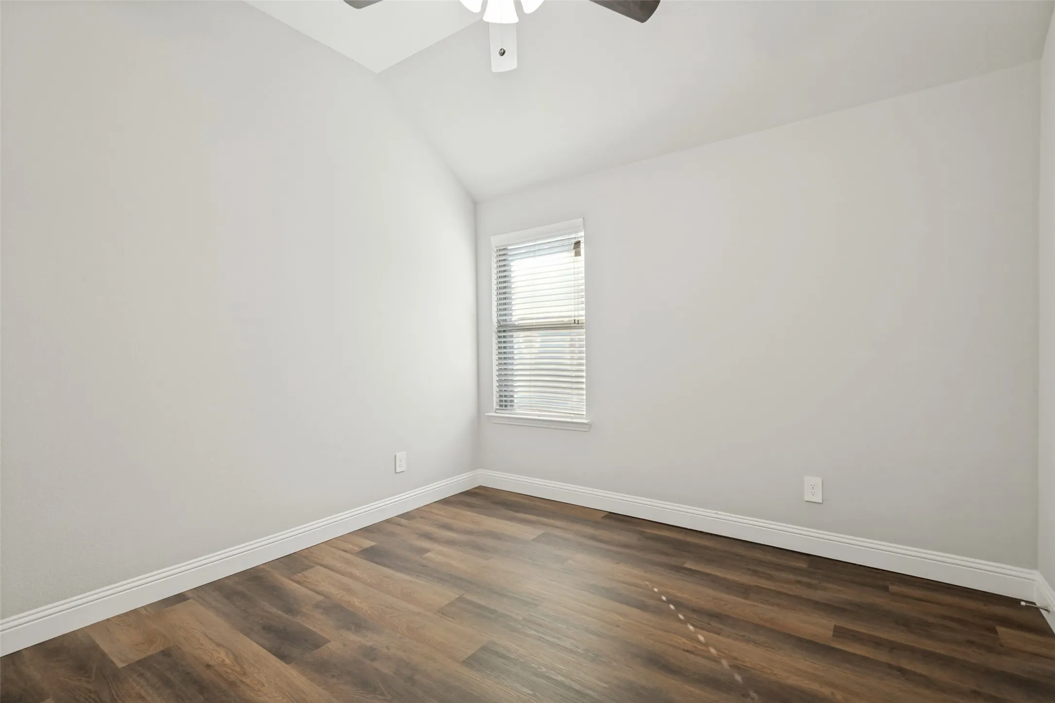 Single Family Residence For Rent in Kaufman County , 328 Van Buren Drive, Forney, Texas 75126, 4 Bedroom, 2 Bathroom, 2 Garage spaces, 2,236 Sqft, built in 2022, mls#21353477, Real Estate Agent in Forney, Homes For Rent in Kaufman county, Homes For Rent in Forney, Realtor in Forney Texas, Real Estate Brokerage Independent Realty Texas, Luminita Cordes Realtor