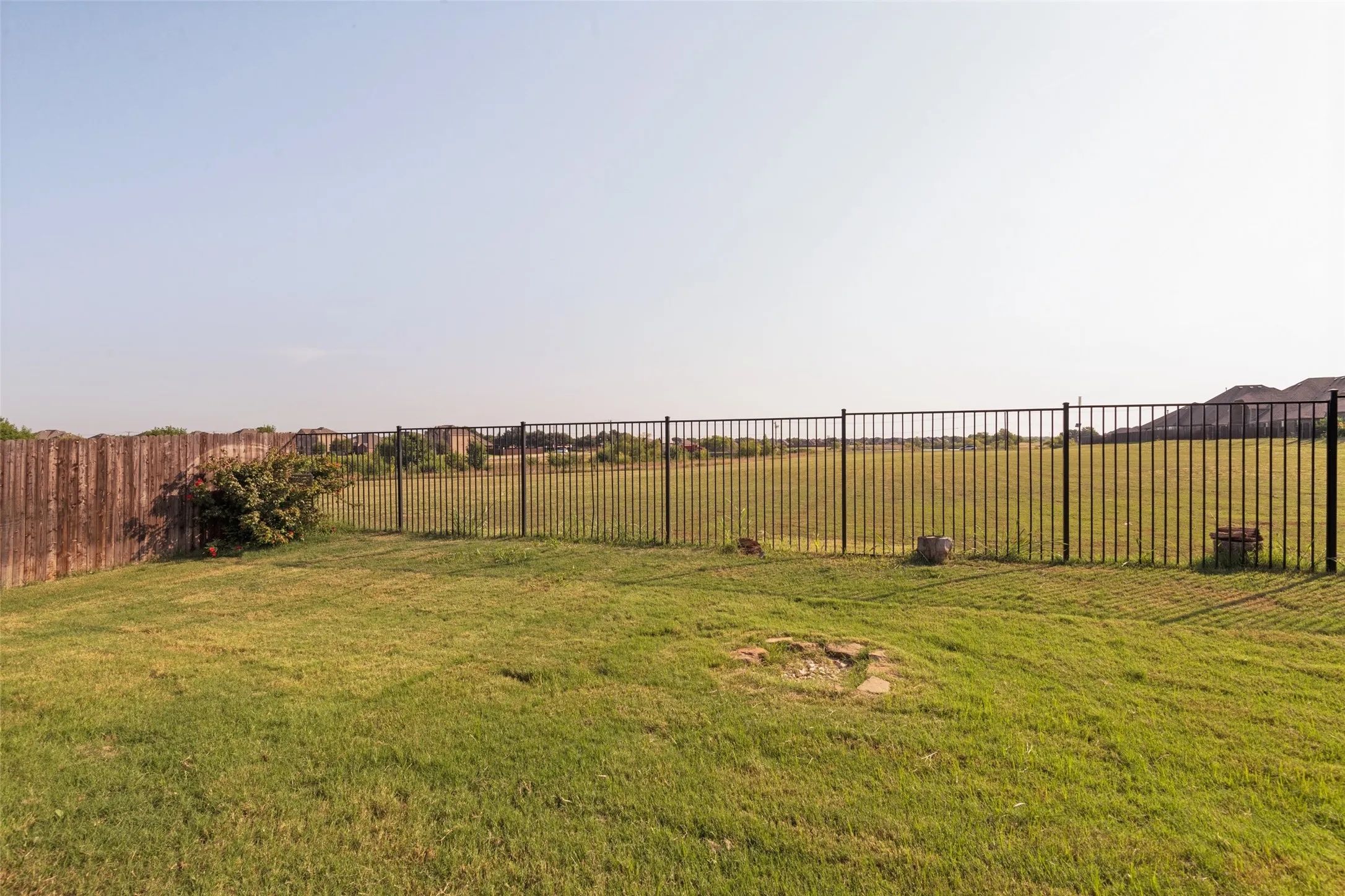 Single Family Residence For Rent in Kaufman County , 328 Van Buren Drive, Forney, Texas 75126, 4 Bedroom, 2 Bathroom, 2 Garage spaces, 2,236 Sqft, built in 2022, mls#21353477, Real Estate Agent in Forney, Homes For Rent in Kaufman county, Homes For Rent in Forney, Realtor in Forney Texas, Real Estate Brokerage Independent Realty Texas, Luminita Cordes Realtor