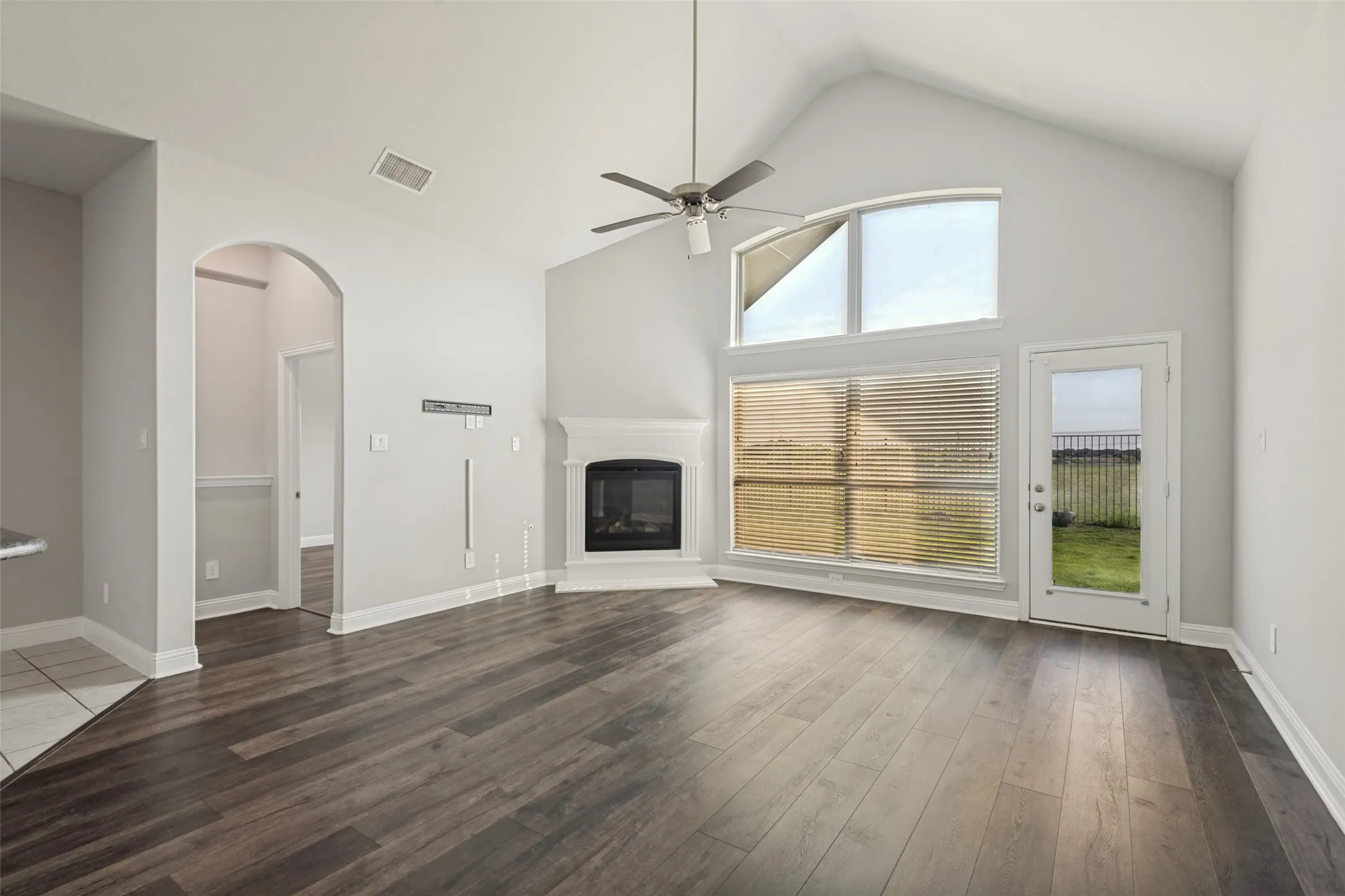 Single Family Residence For Rent in Kaufman County , 328 Van Buren Drive, Forney, Texas 75126, 4 Bedroom, 2 Bathroom, 2 Garage spaces, 2,236 Sqft, built in 2022, mls#21353477, Real Estate Agent in Forney, Homes For Rent in Kaufman county, Homes For Rent in Forney, Realtor in Forney Texas, Real Estate Brokerage Independent Realty Texas, Luminita Cordes Realtor