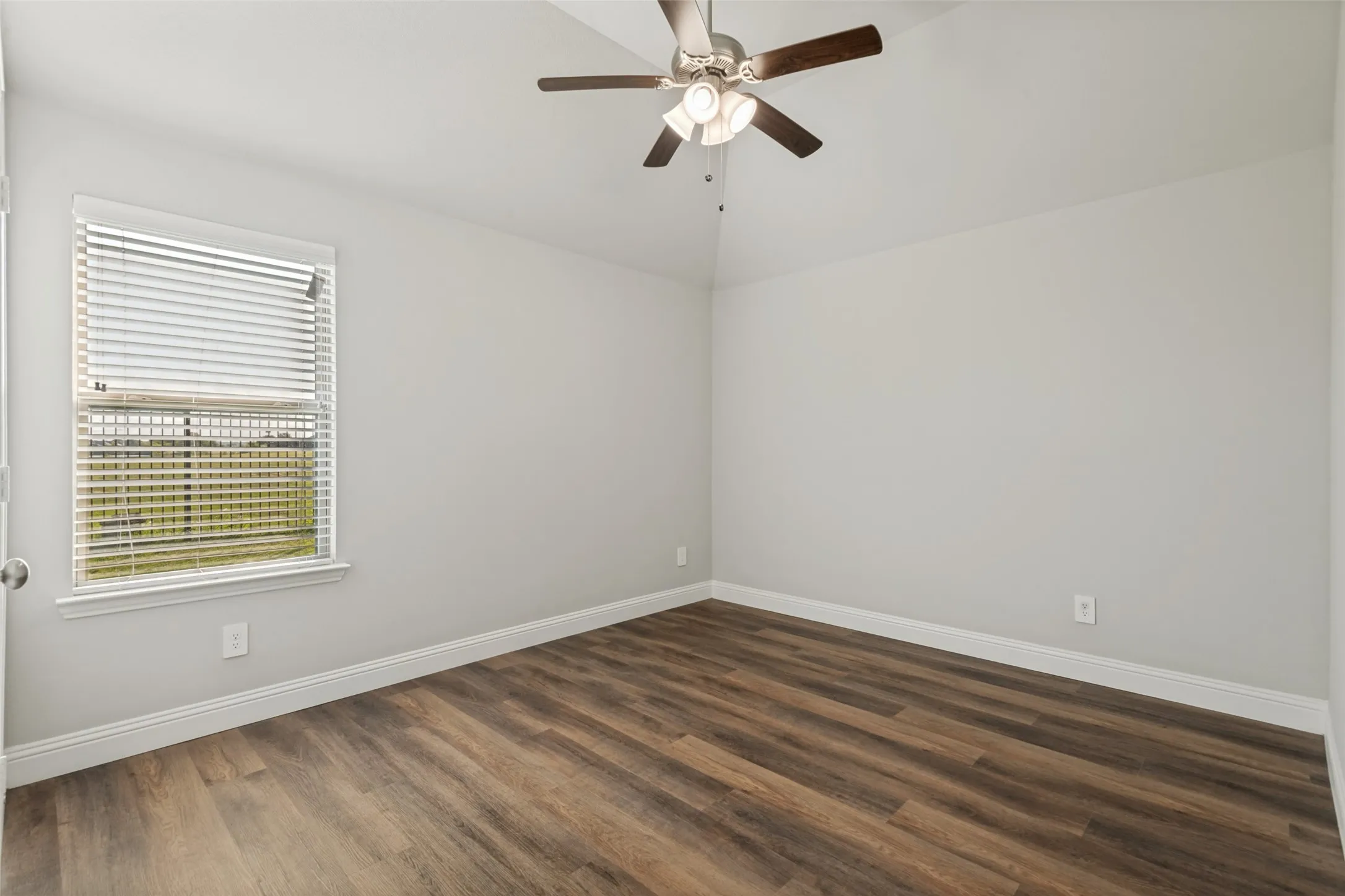 Single Family Residence For Rent in Kaufman County , 328 Van Buren Drive, Forney, Texas 75126, 4 Bedroom, 2 Bathroom, 2 Garage spaces, 2,236 Sqft, built in 2022, mls#21353477, Real Estate Agent in Forney, Homes For Rent in Kaufman county, Homes For Rent in Forney, Realtor in Forney Texas, Real Estate Brokerage Independent Realty Texas, Luminita Cordes Realtor
