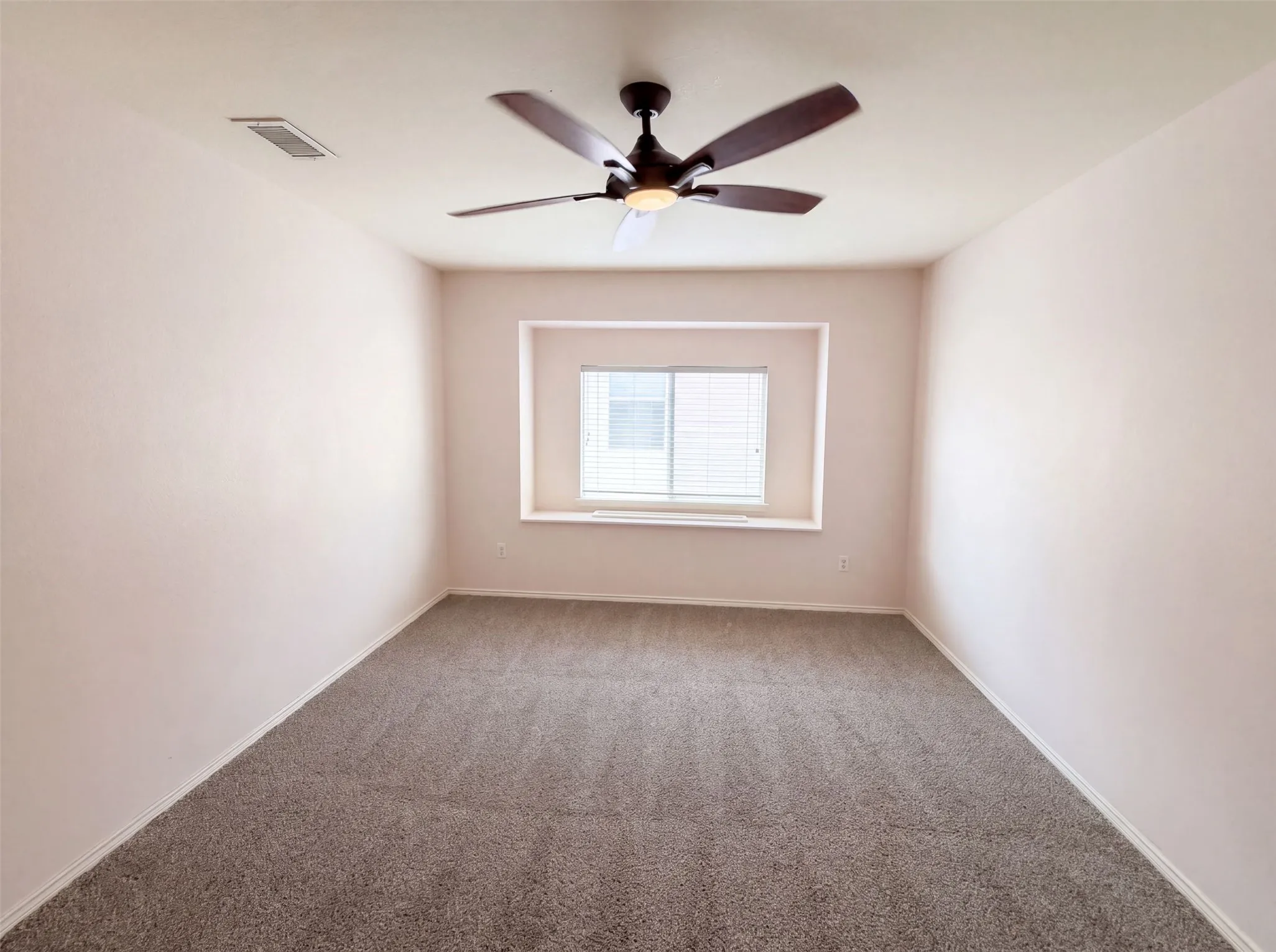 Single Family Residence For Sale in Denton County , 106 Forestview Road, Hickory Creek, Texas 75065, 6 Bedroom, 3 Bathroom, 2 Garage spaces, 4,011 Sqft, built in 2002, mls#21353489, Real Estate Agent in Hickory Creek, Homes For Sale in Denton county, Homes For Sale in Hickory Creek, Realtor in Hickory Creek Texas, Real Estate Brokerage Independent Realty Texas, Luminita Cordes Realtor