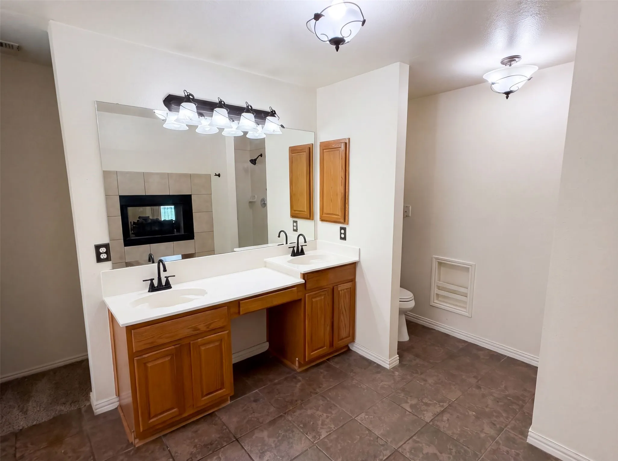 Single Family Residence For Sale in Denton County , 106 Forestview Road, Hickory Creek, Texas 75065, 6 Bedroom, 3 Bathroom, 2 Garage spaces, 4,011 Sqft, built in 2002, mls#21353489, Real Estate Agent in Hickory Creek, Homes For Sale in Denton county, Homes For Sale in Hickory Creek, Realtor in Hickory Creek Texas, Real Estate Brokerage Independent Realty Texas, Luminita Cordes Realtor