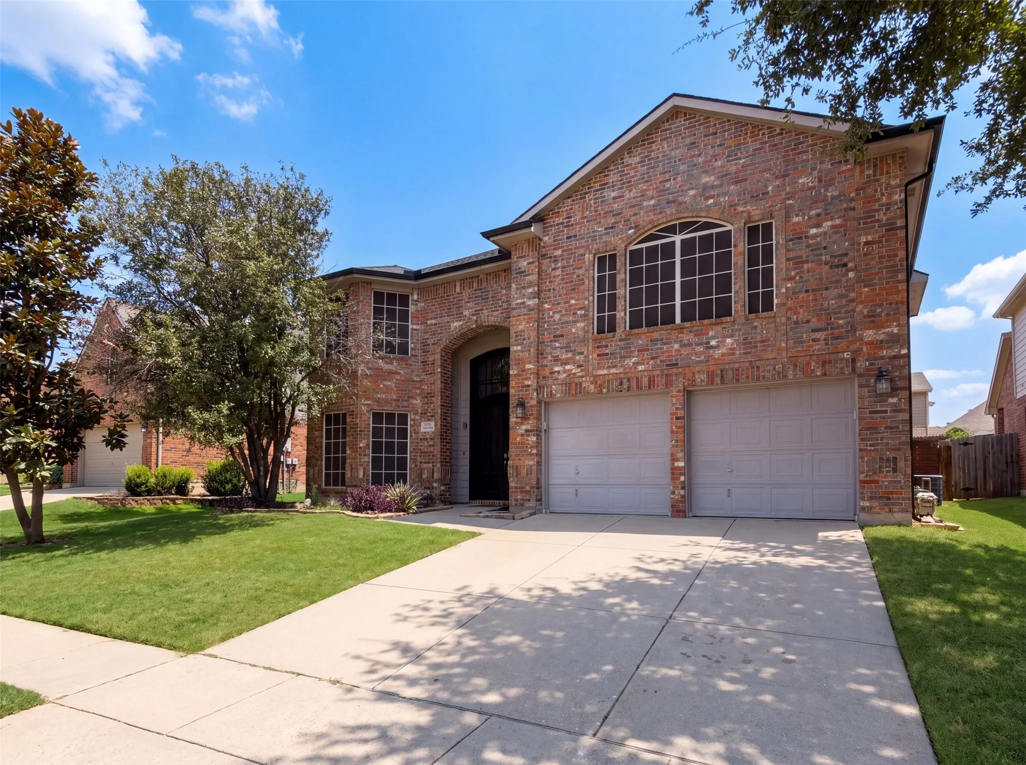 Single Family Residence For Sale in Denton County , 106 Forestview Road, Hickory Creek, Texas 75065, 6 Bedroom, 3 Bathroom, 2 Garage spaces, 4,011 Sqft, built in 2002, mls#21353489, Real Estate Agent in Hickory Creek, Homes For Sale in Denton county, Homes For Sale in Hickory Creek, Realtor in Hickory Creek Texas, Real Estate Brokerage Independent Realty Texas, Luminita Cordes Realtor